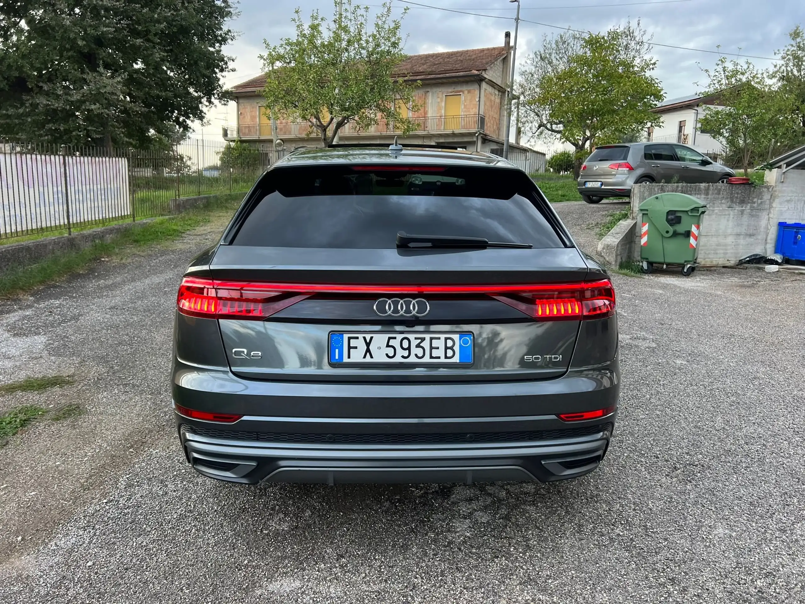 Audi - Q8