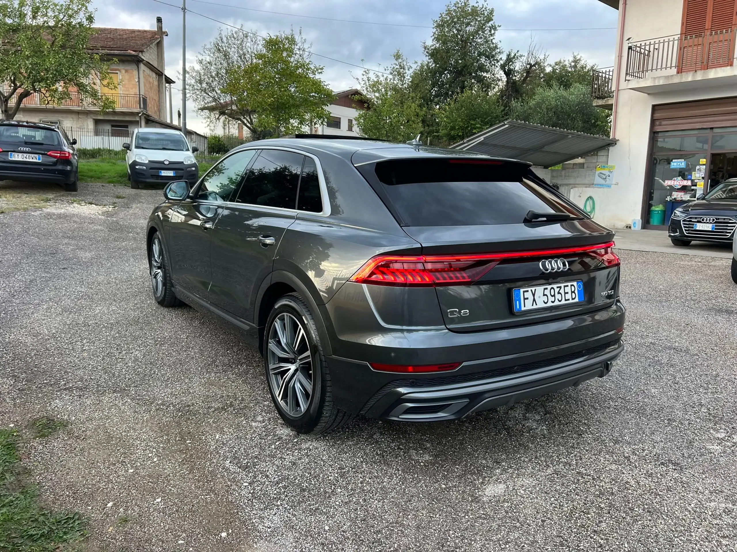 Audi - Q8