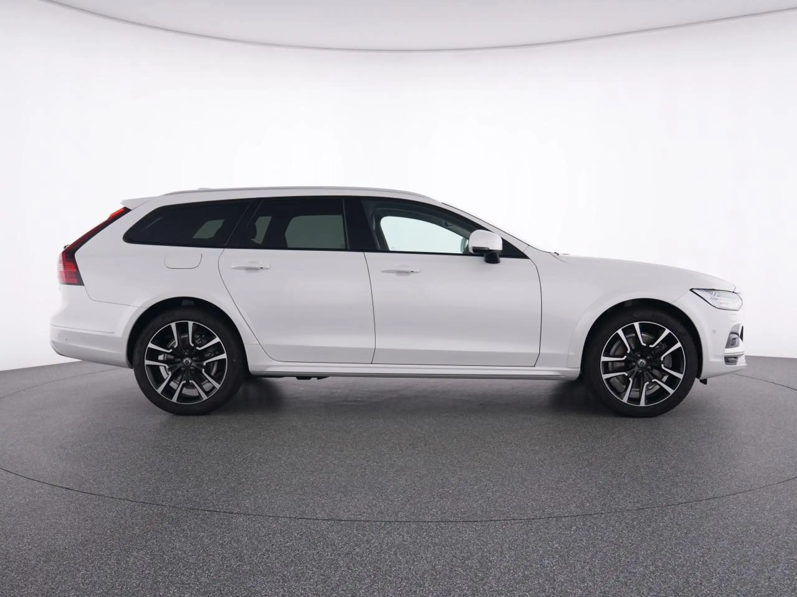 Volvo - V90