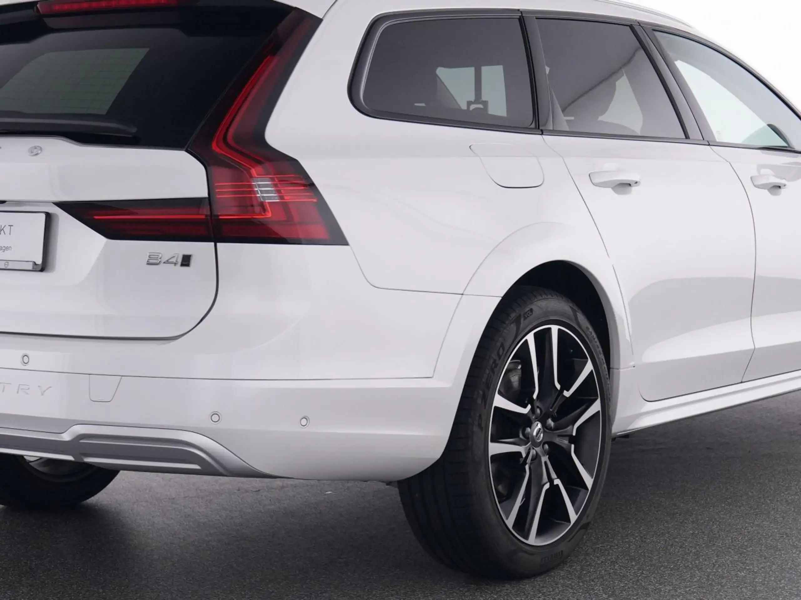 Volvo - V90