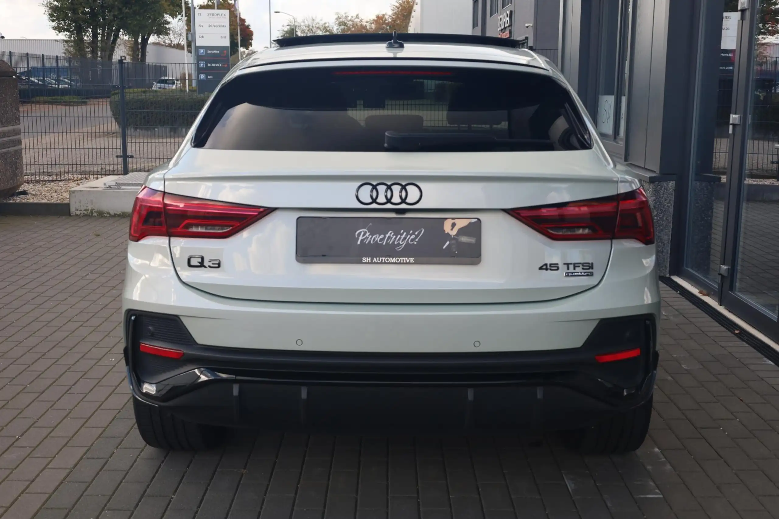 Audi - Q3