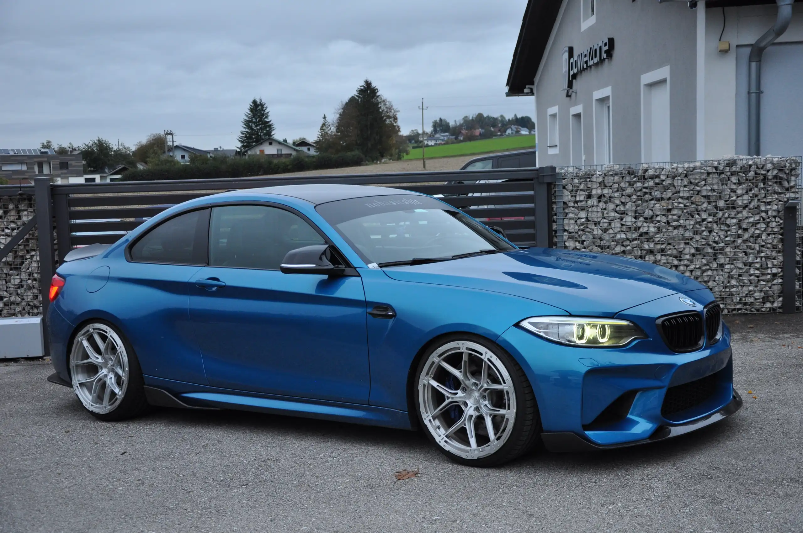 BMW - M2