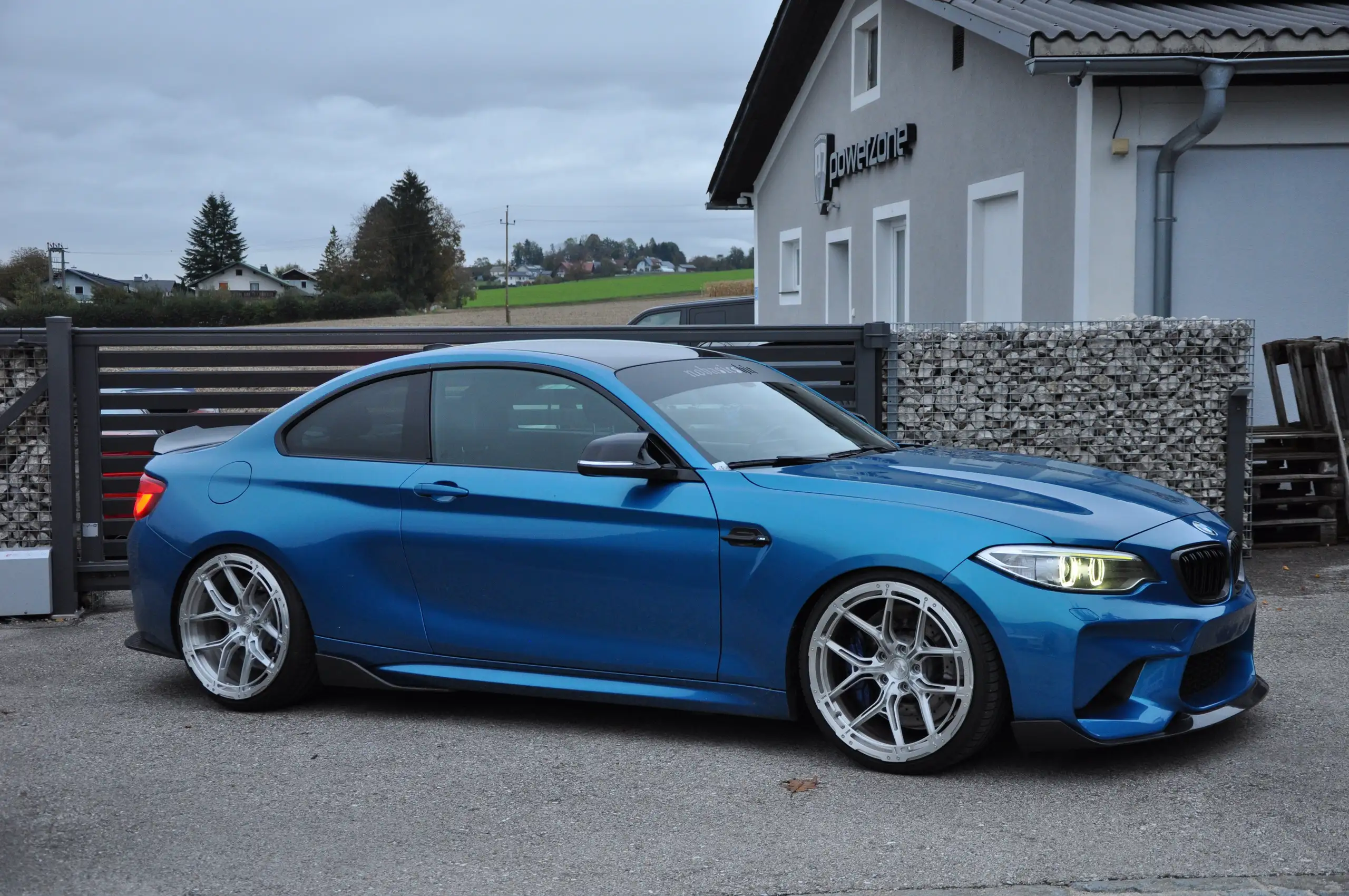 BMW - M2