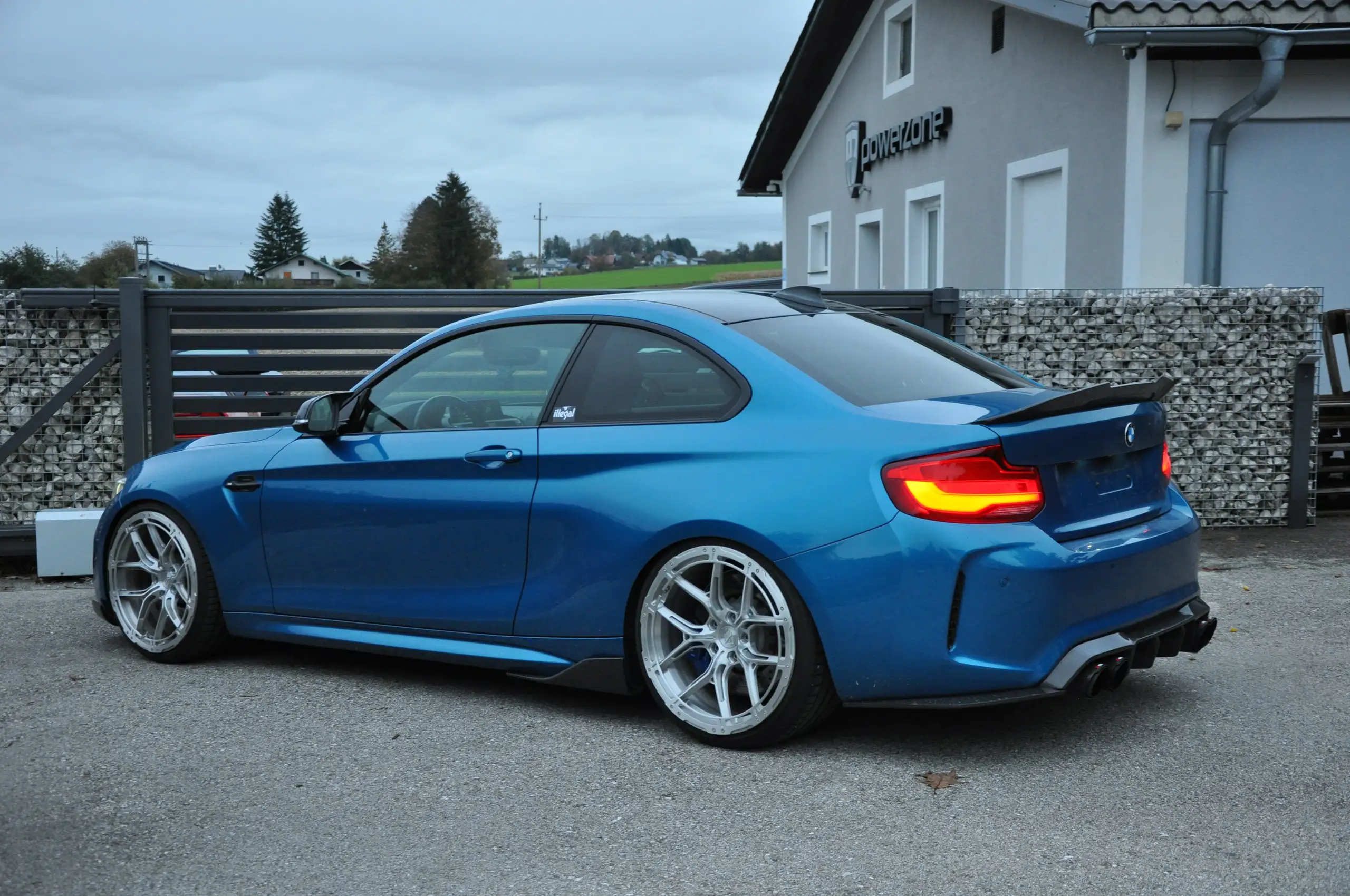 BMW - M2