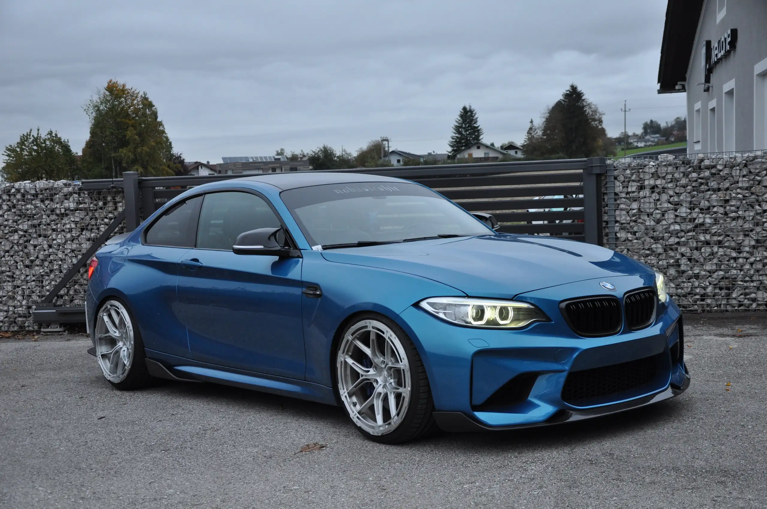 BMW - M2