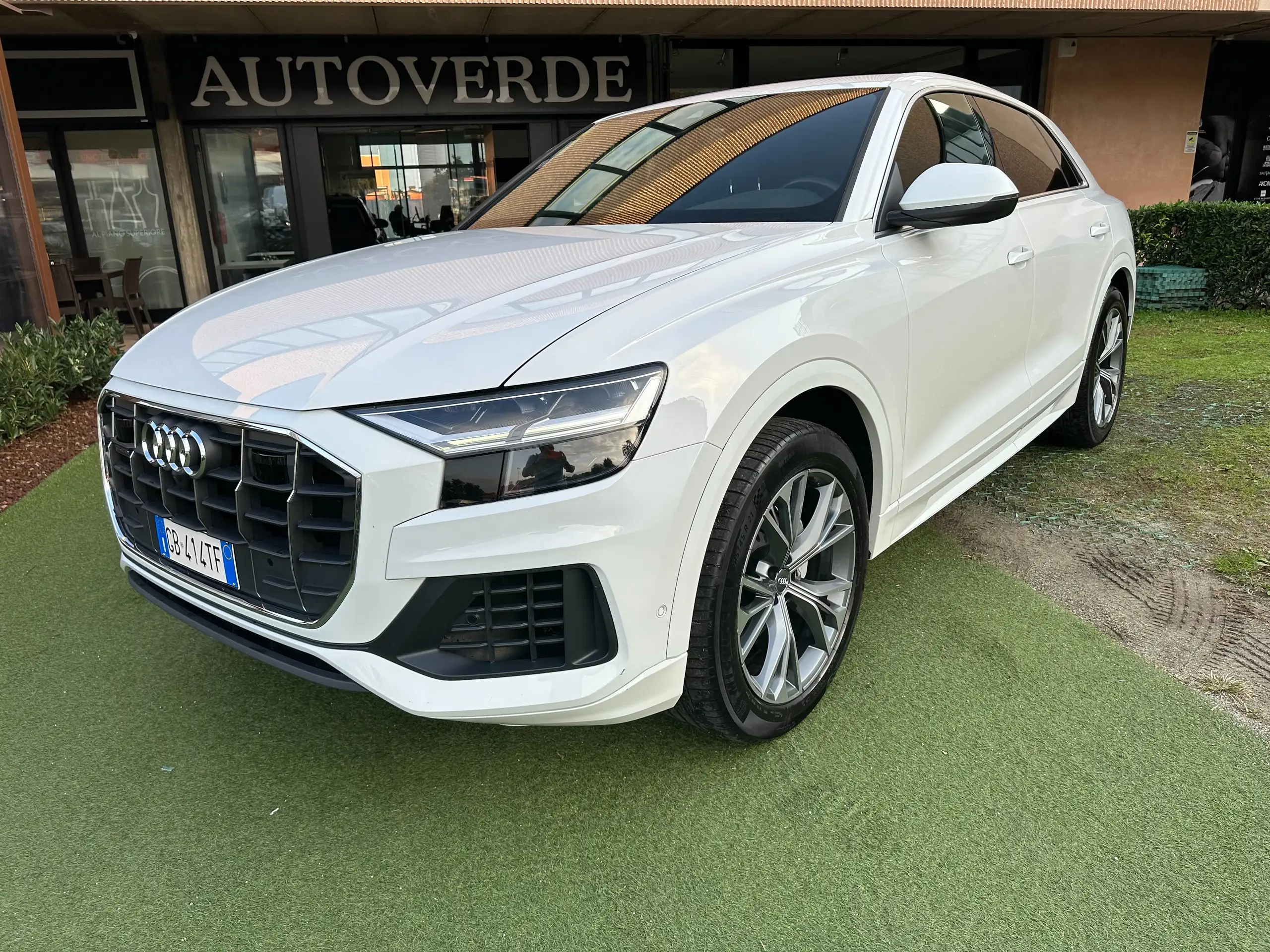 Audi - Q8