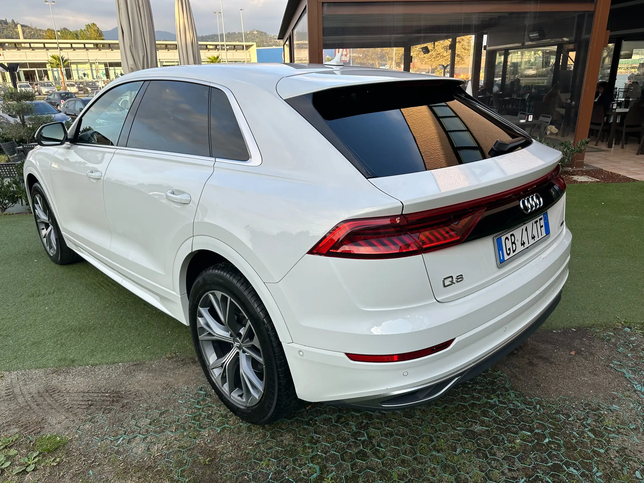 Audi - Q8