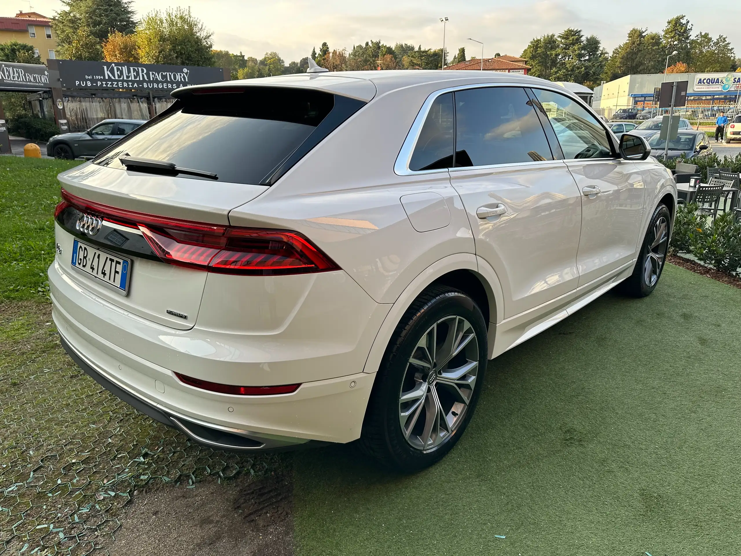 Audi - Q8