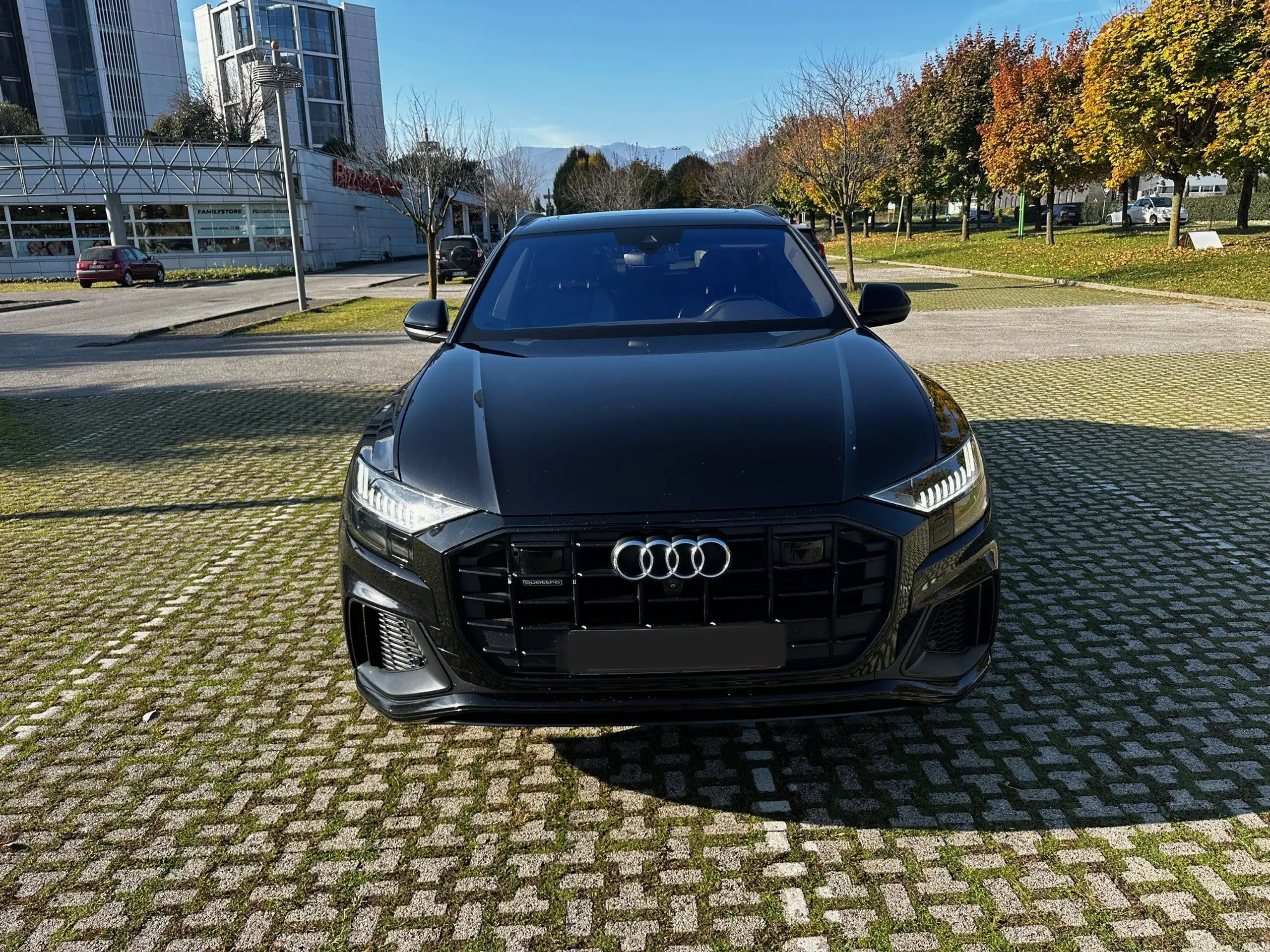 Audi - Q8