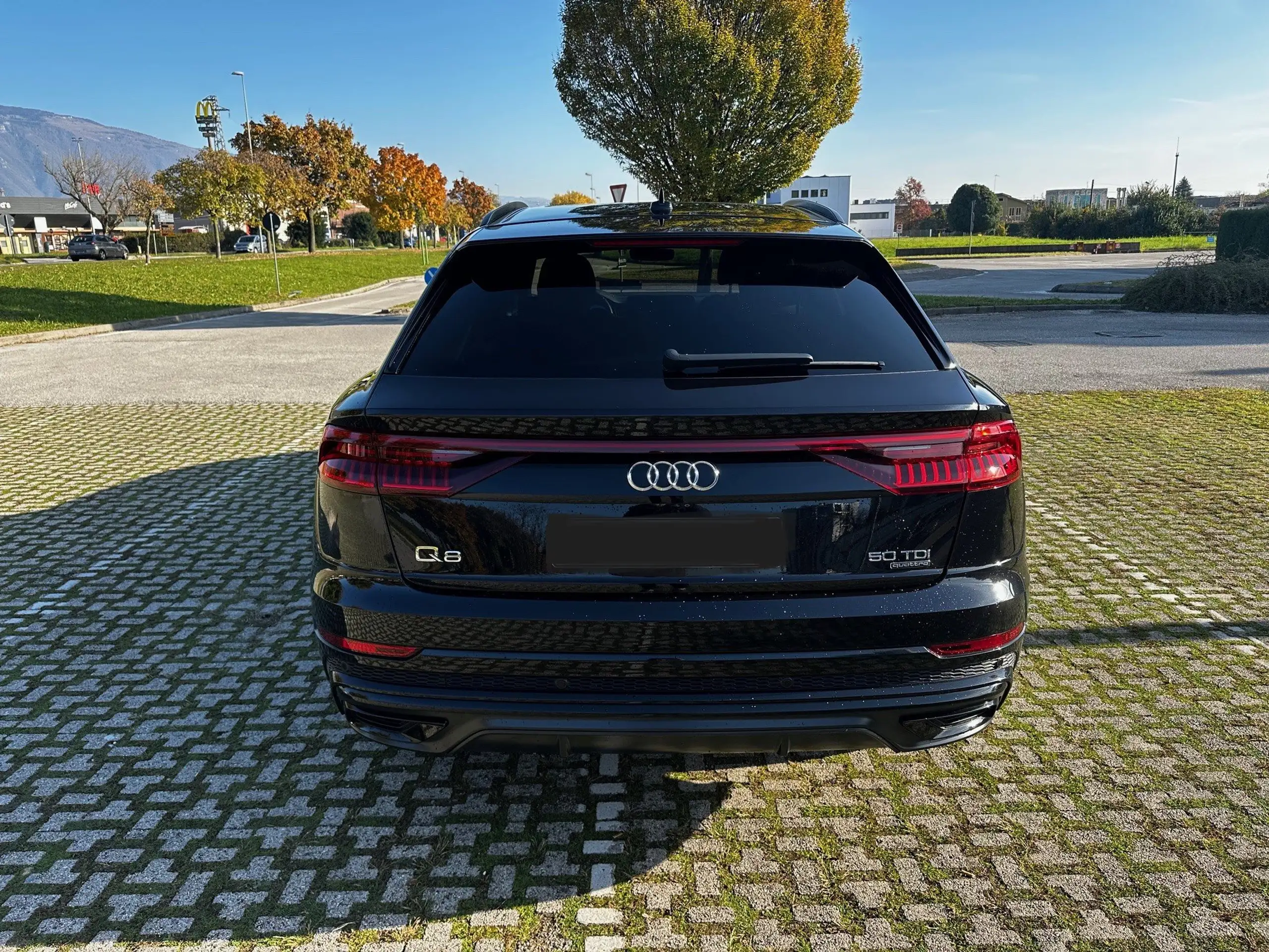 Audi - Q8