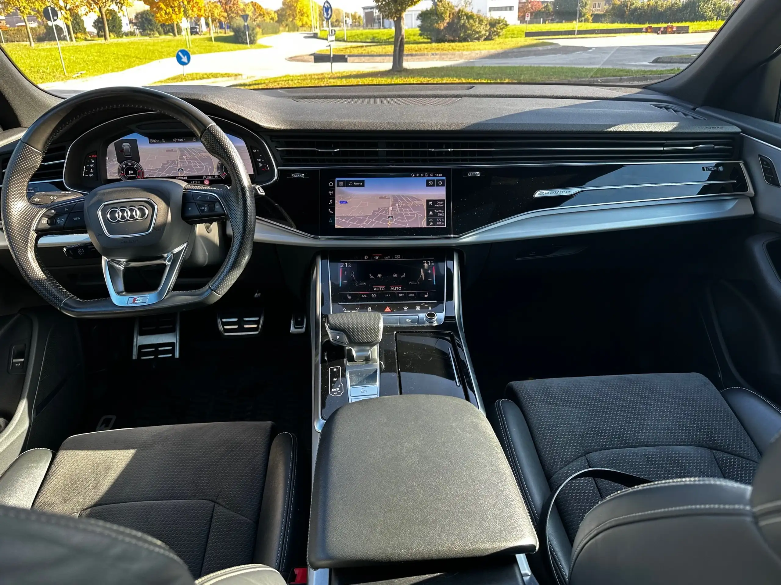 Audi - Q8