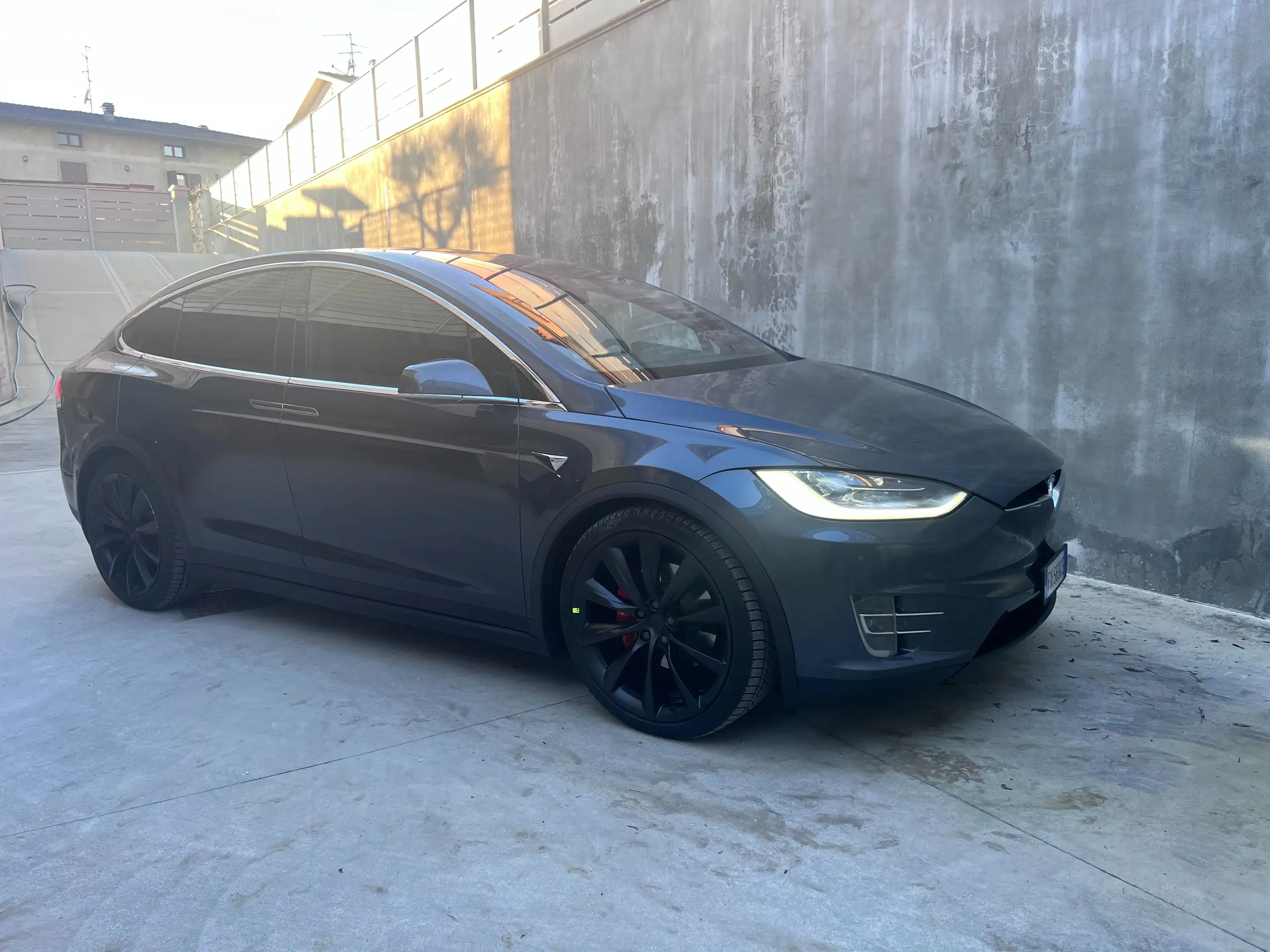 Tesla - Model X