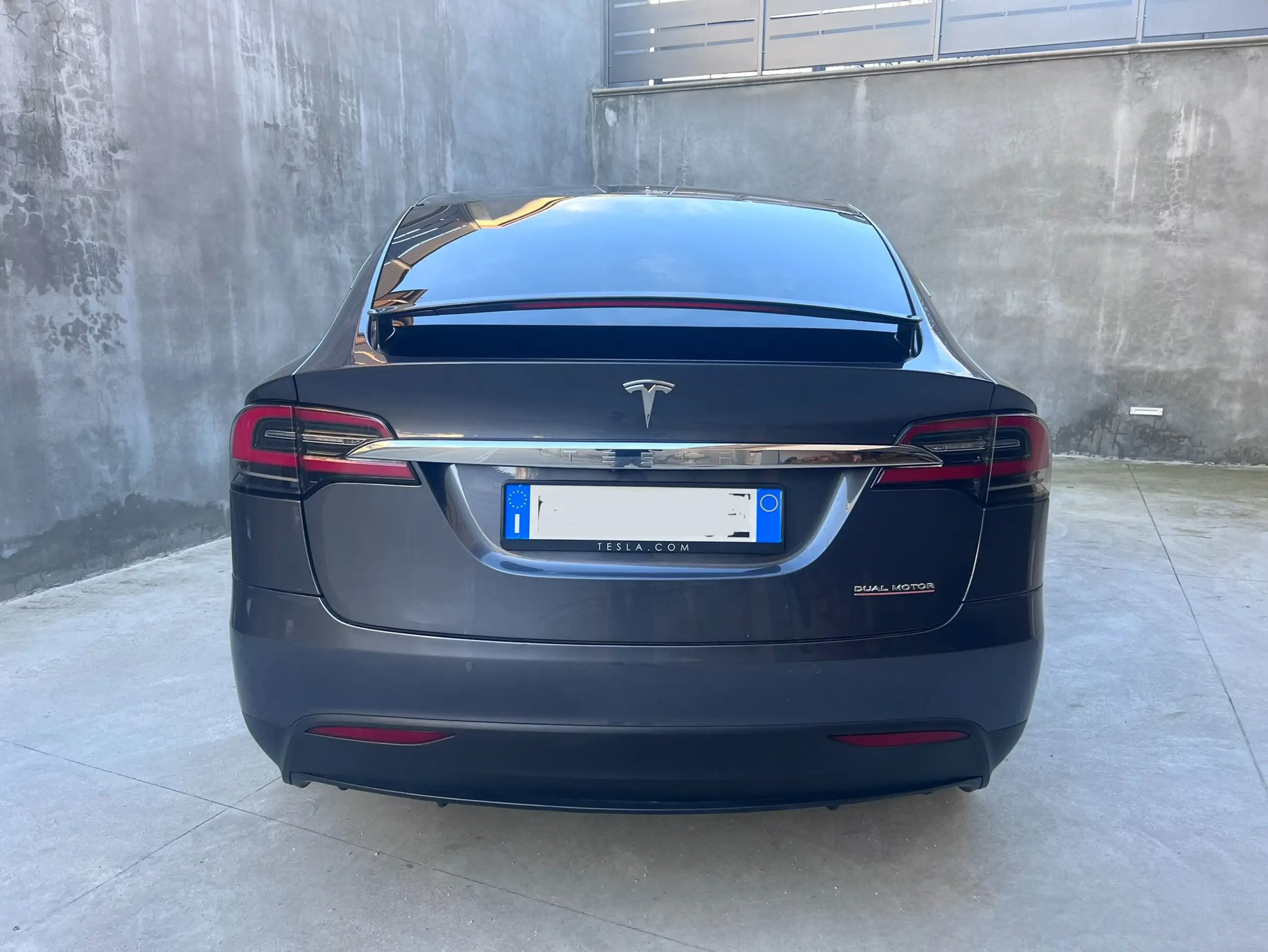 Tesla - Model X