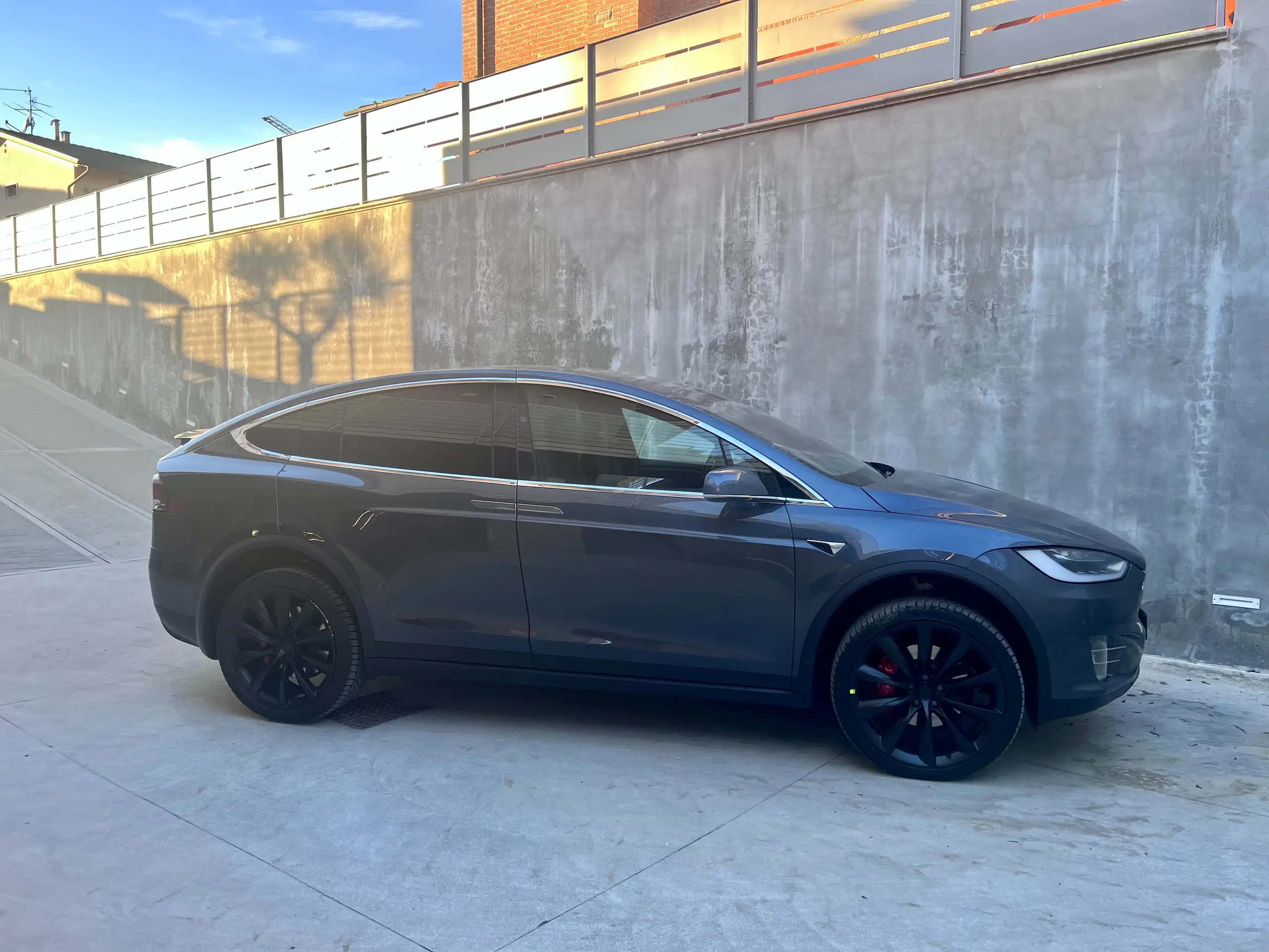 Tesla - Model X