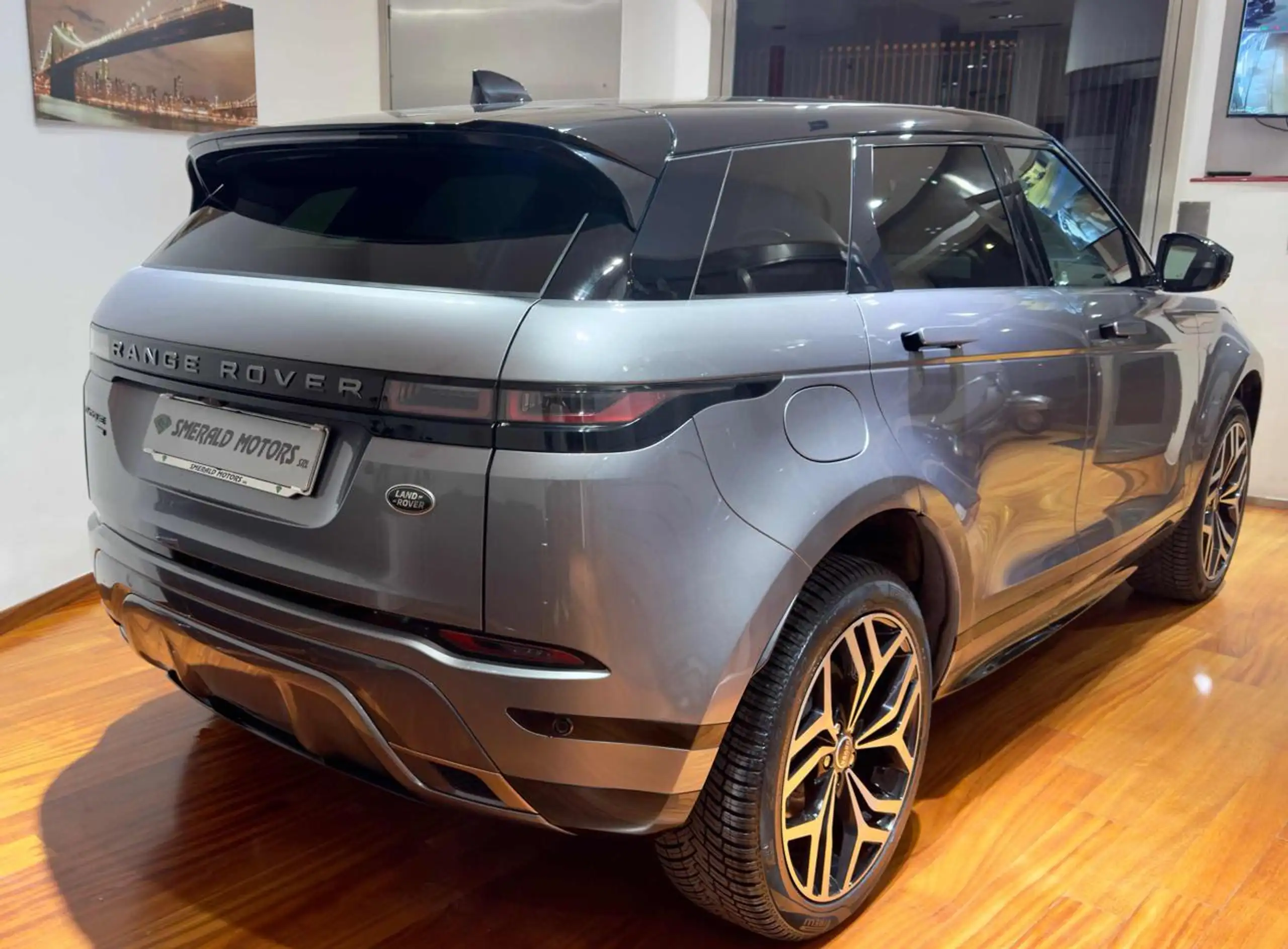 Land Rover - Range Rover Evoque