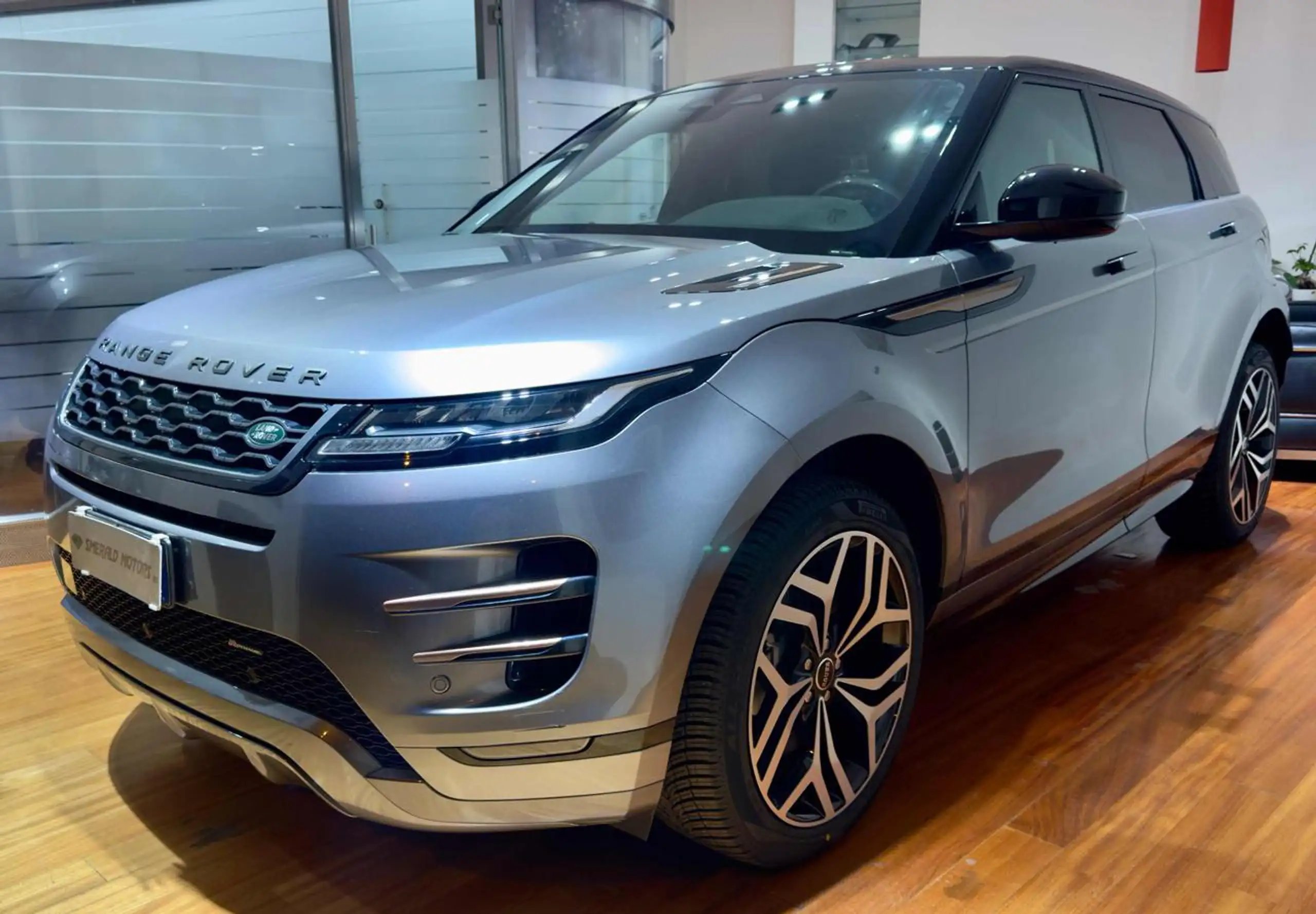 Land Rover - Range Rover Evoque