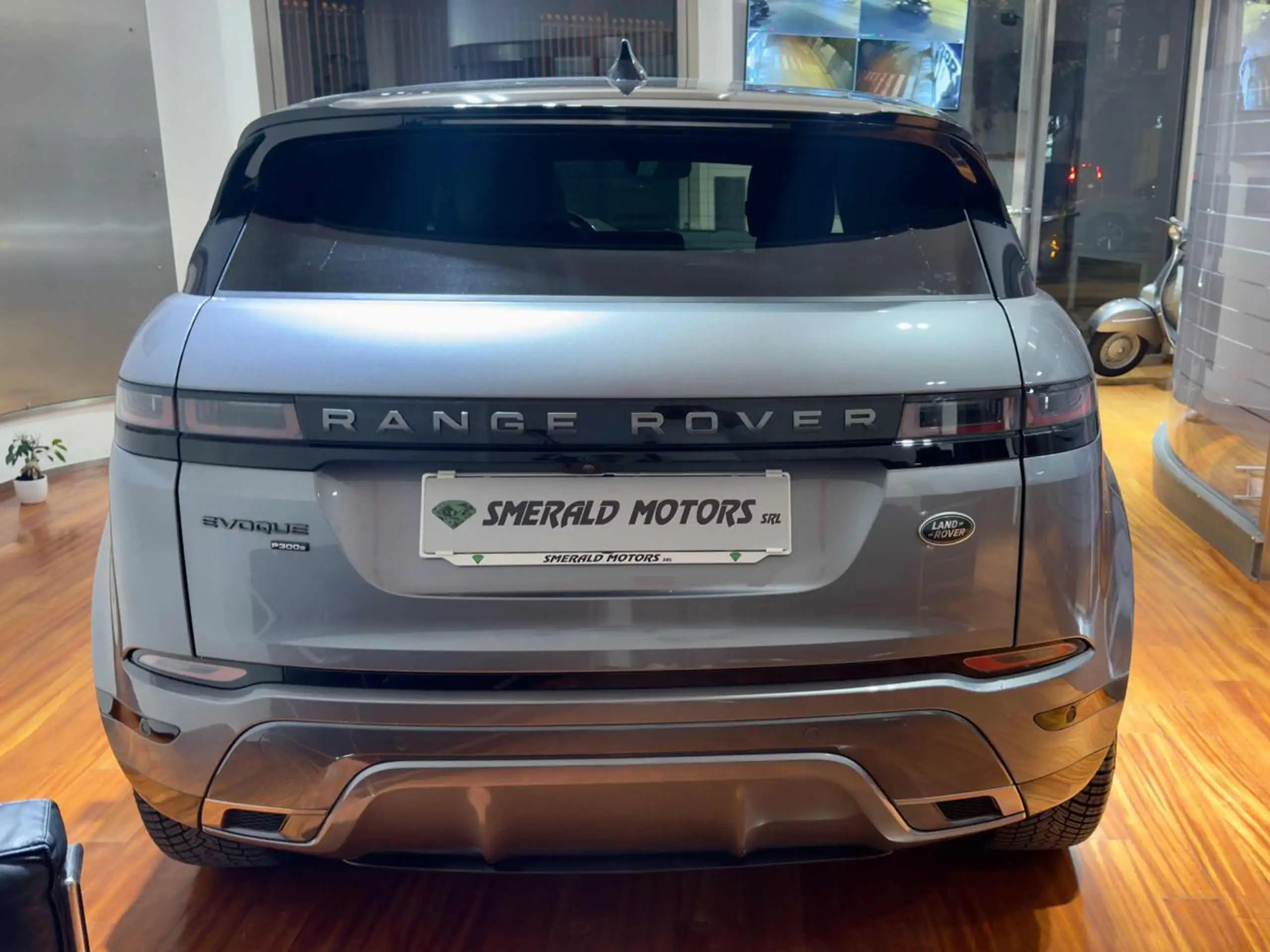 Land Rover - Range Rover Evoque