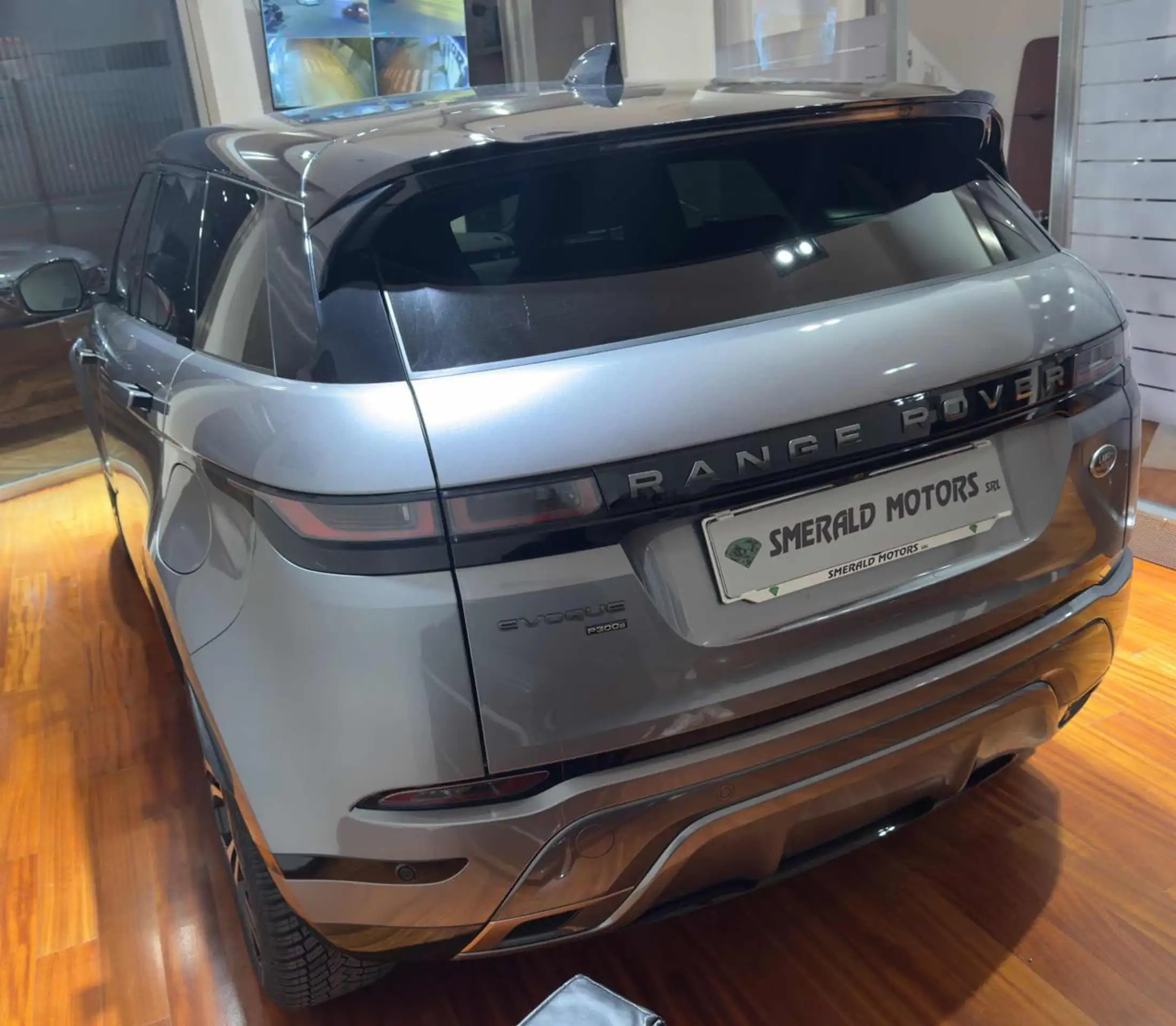 Land Rover - Range Rover Evoque