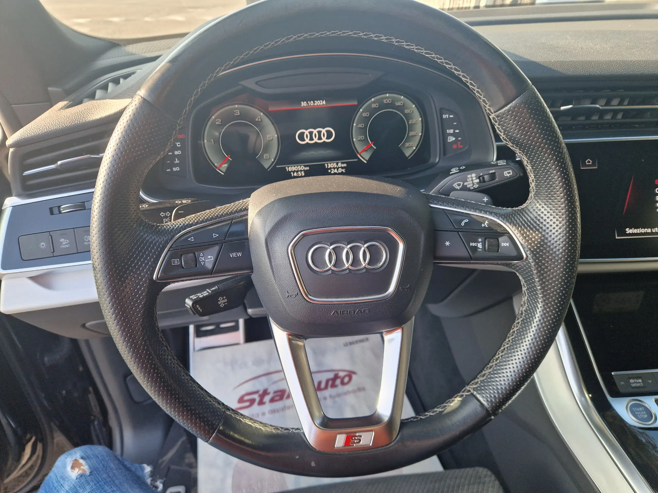 Audi - Q8