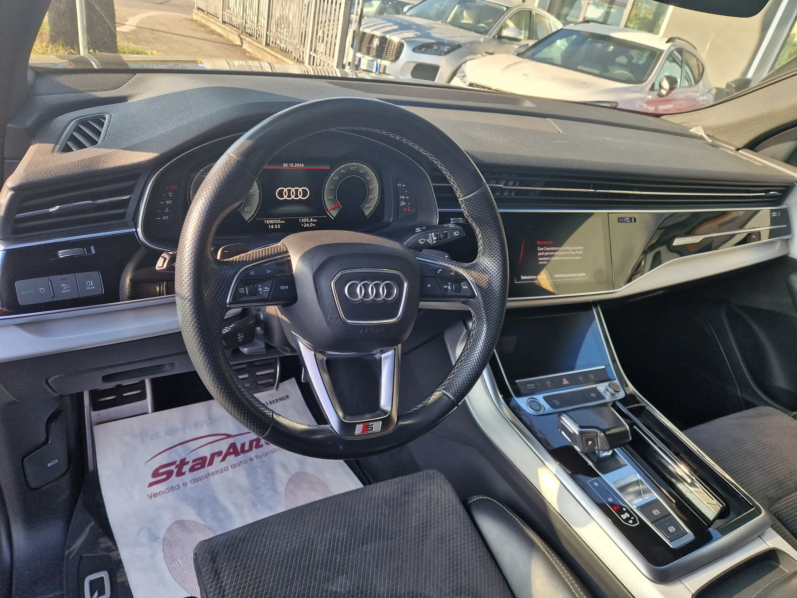 Audi - Q8