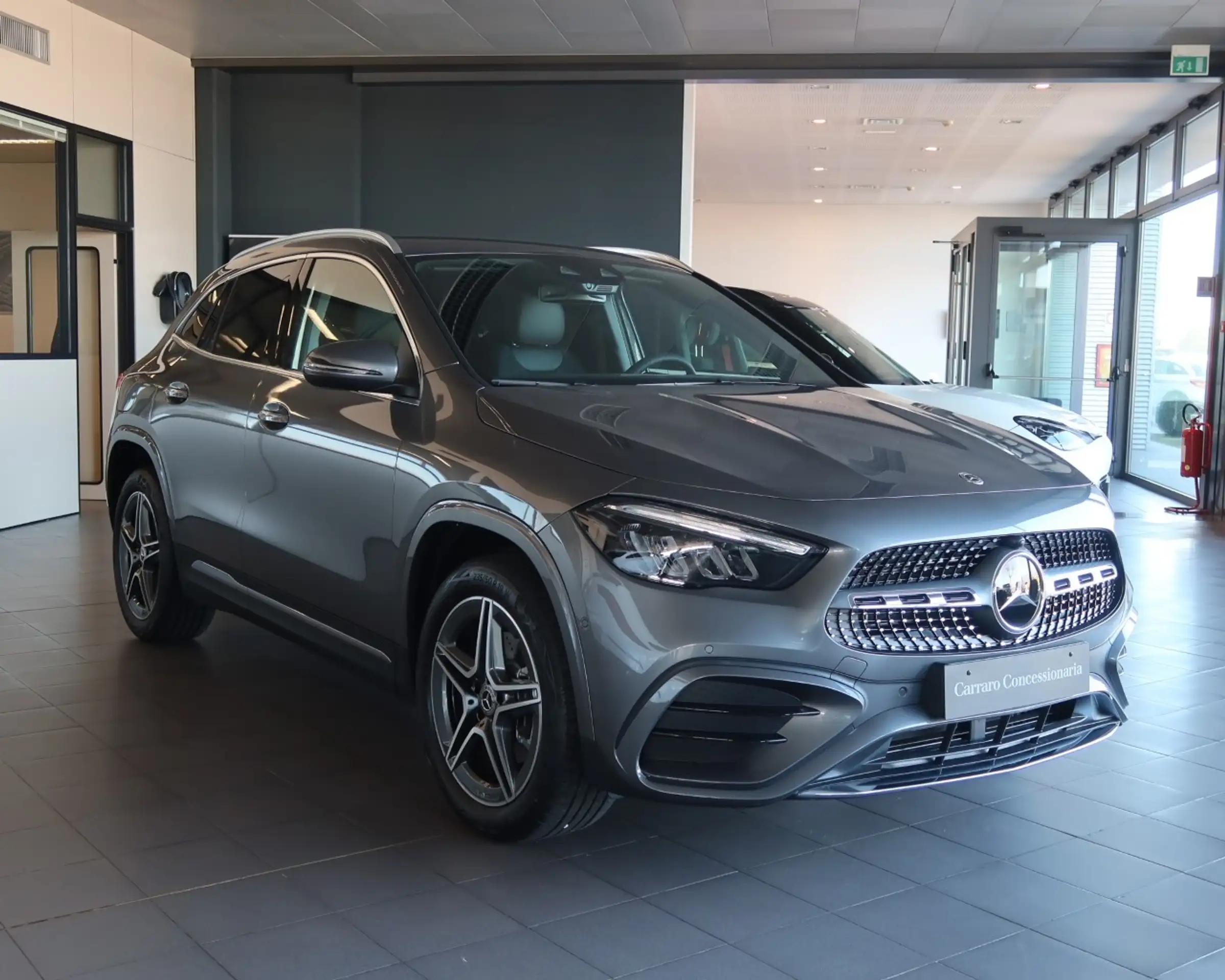 Mercedes-Benz - GLA 250