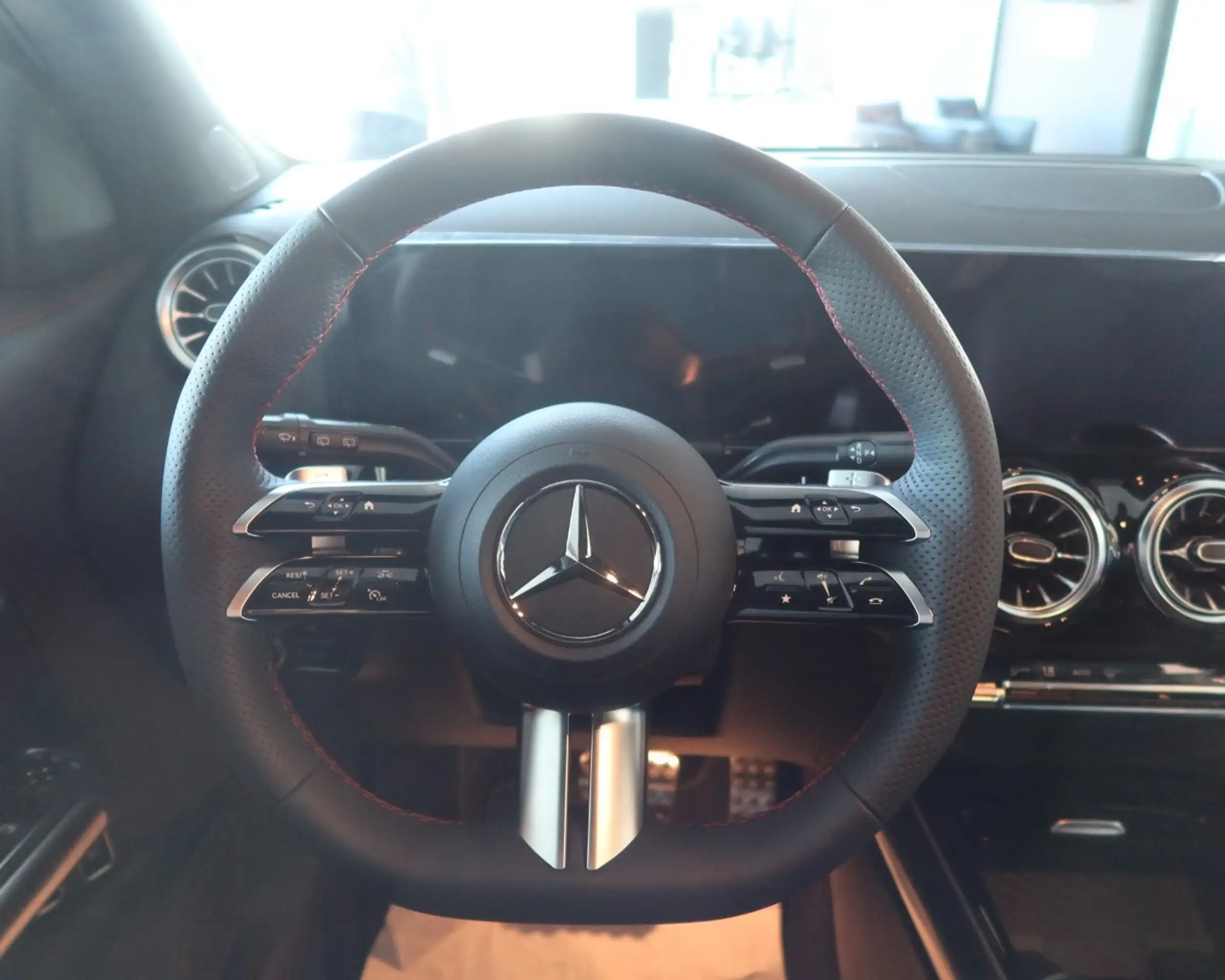 Mercedes-Benz - GLA 250