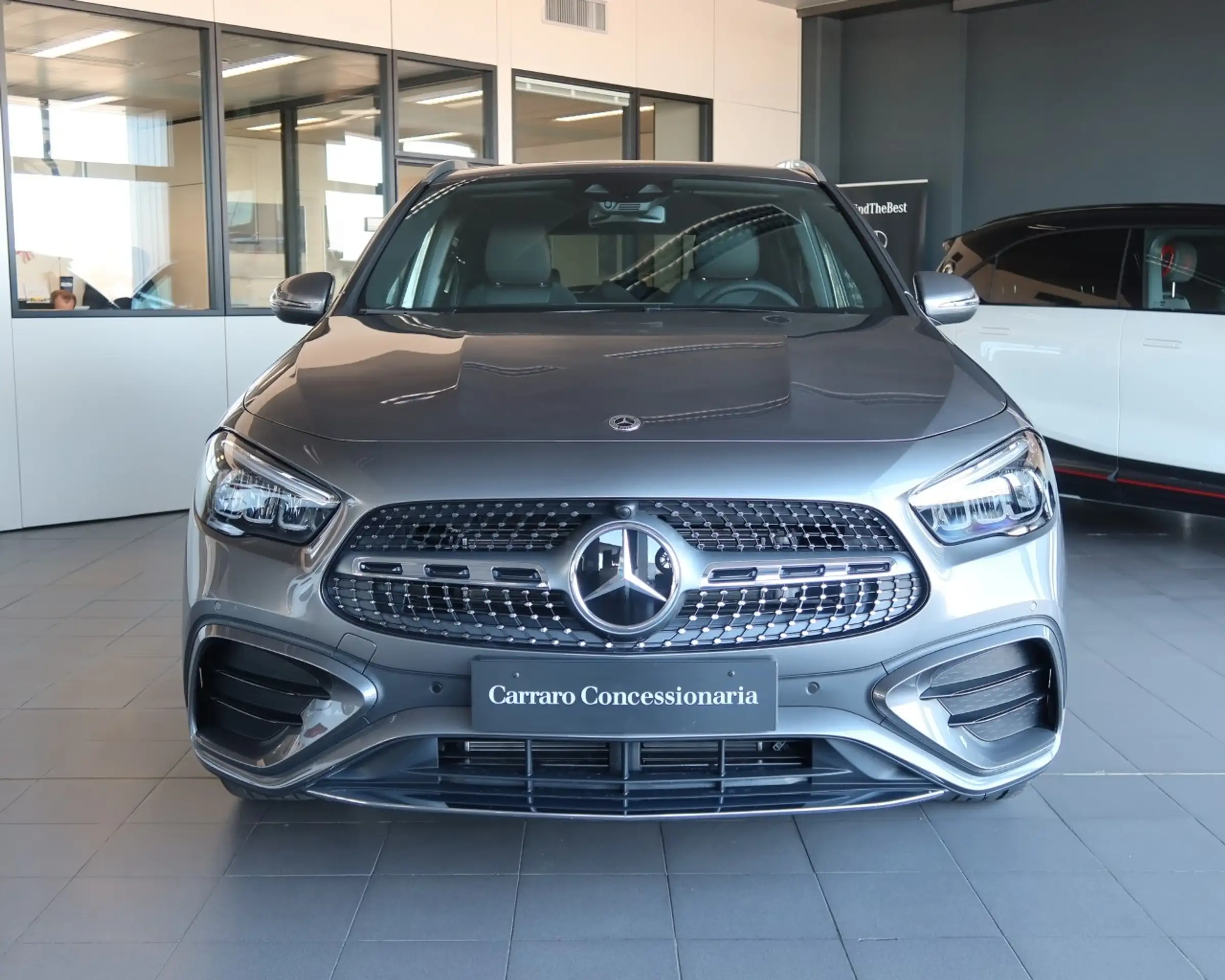 Mercedes-Benz - GLA 250