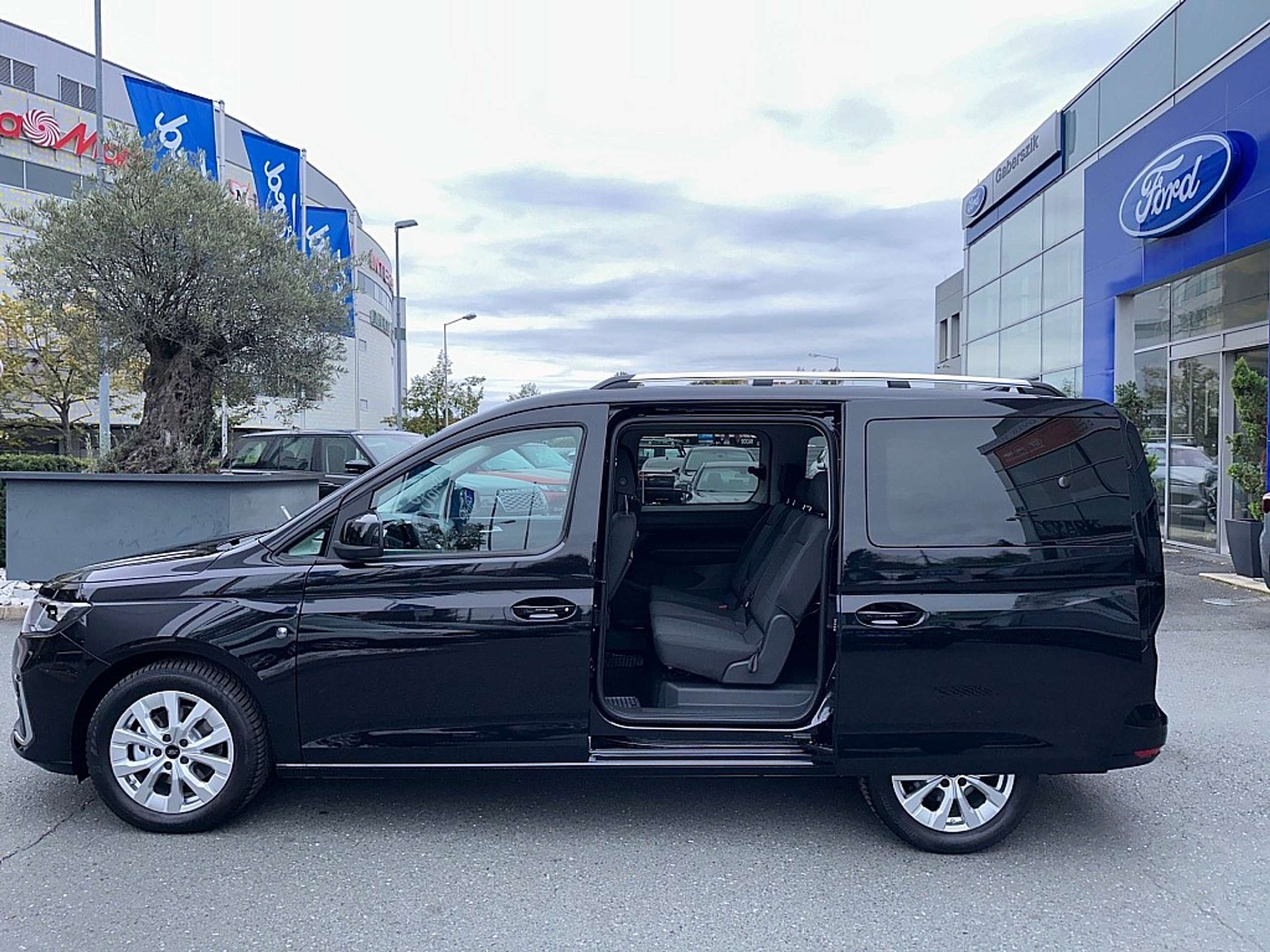 Ford - Grand Tourneo