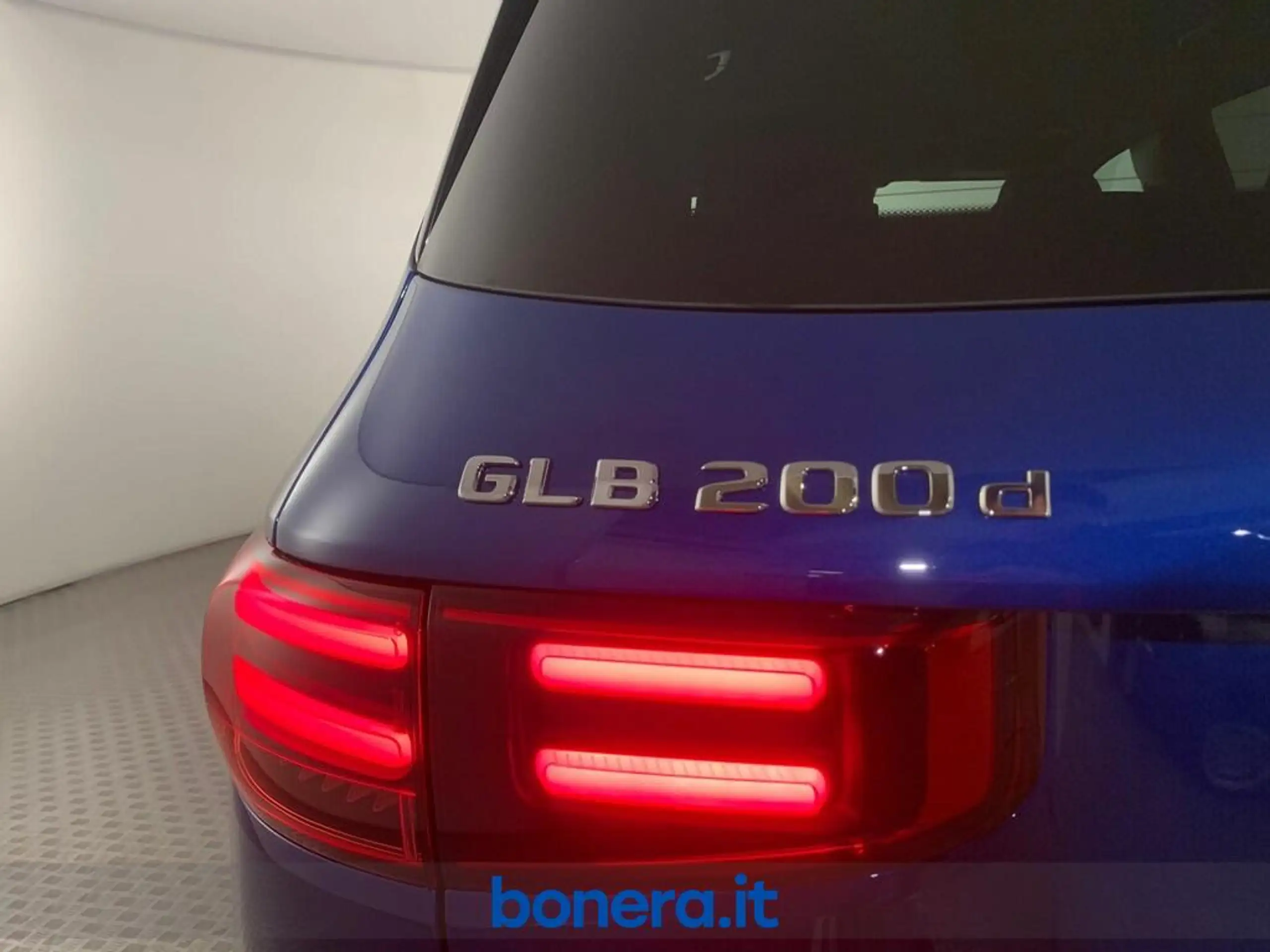 Mercedes-Benz - GLB 200