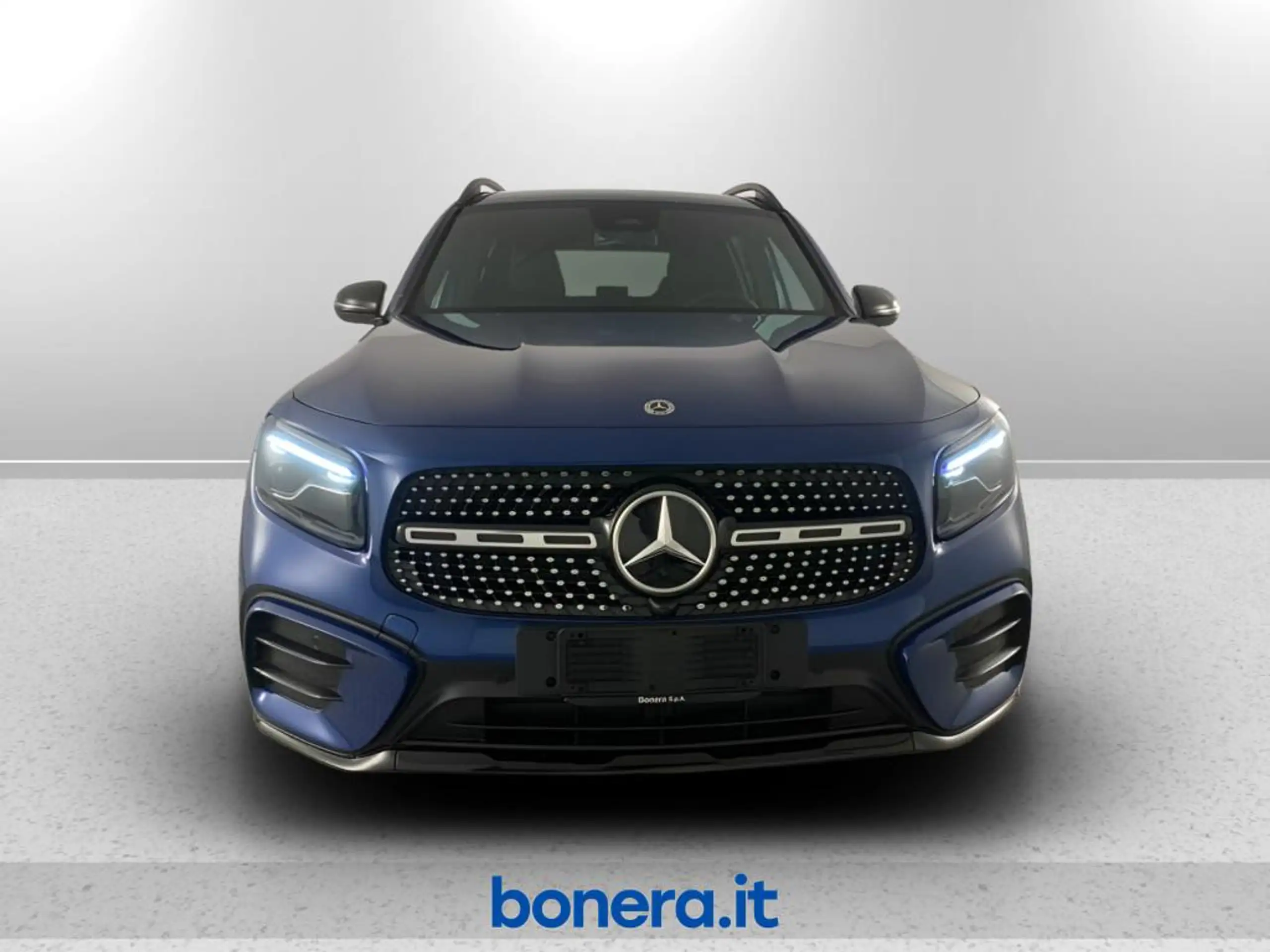 Mercedes-Benz - GLB 200