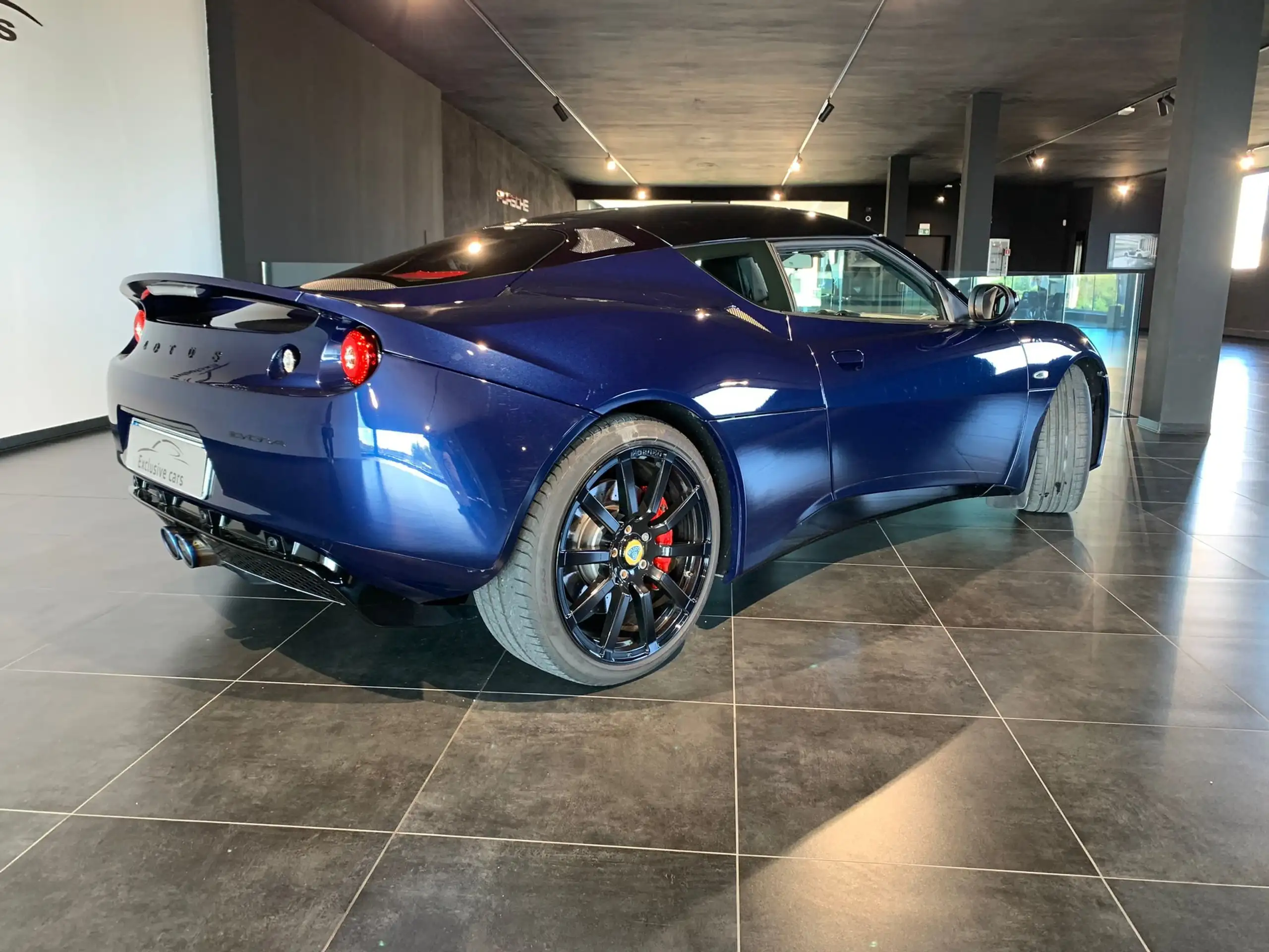 Lotus - Evora