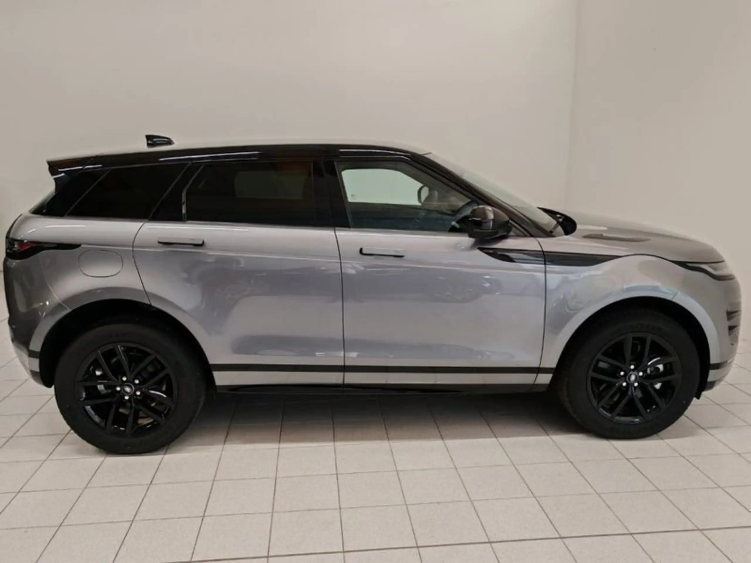 Land Rover - Range Rover Evoque