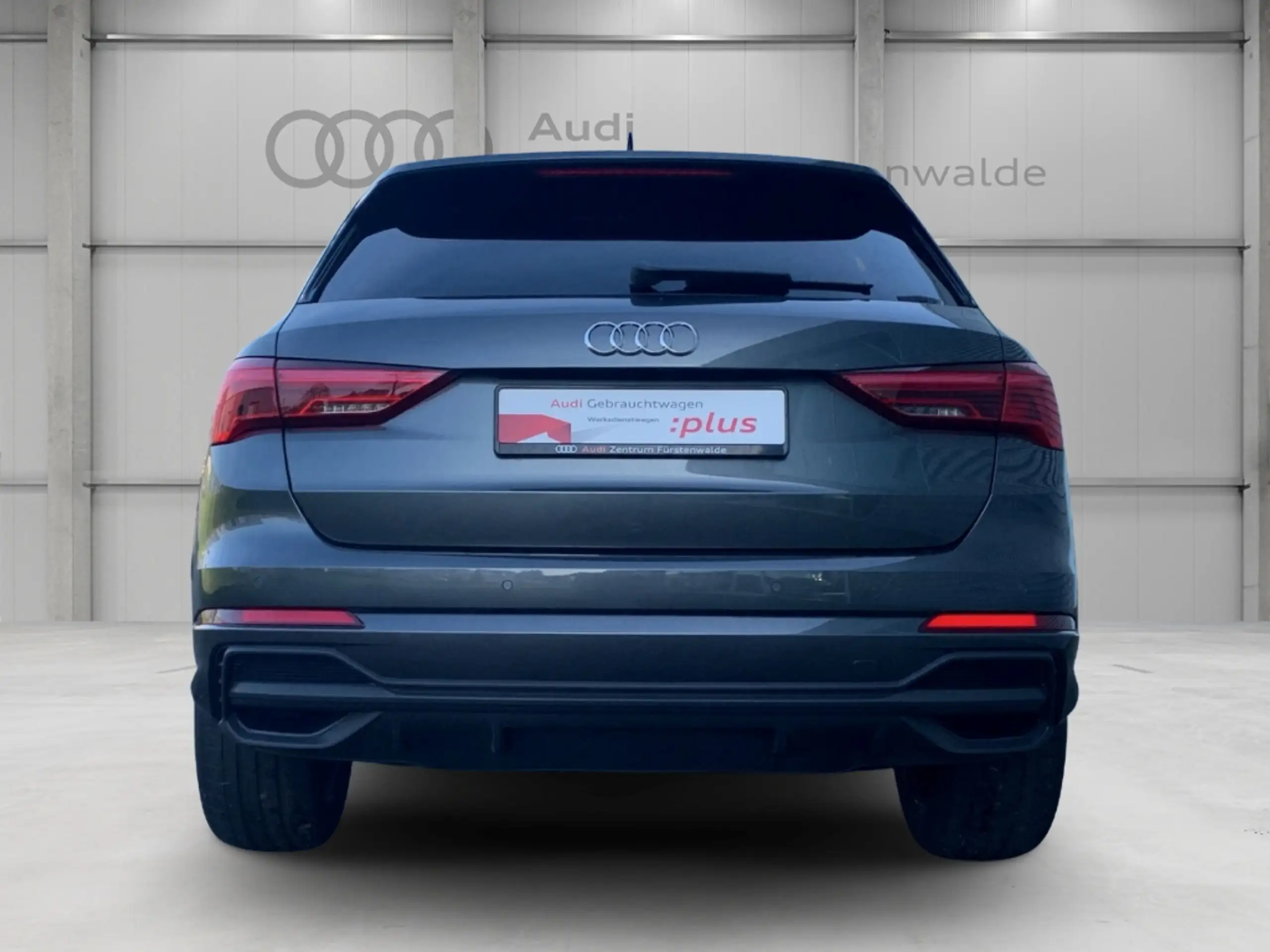 Audi - Q3