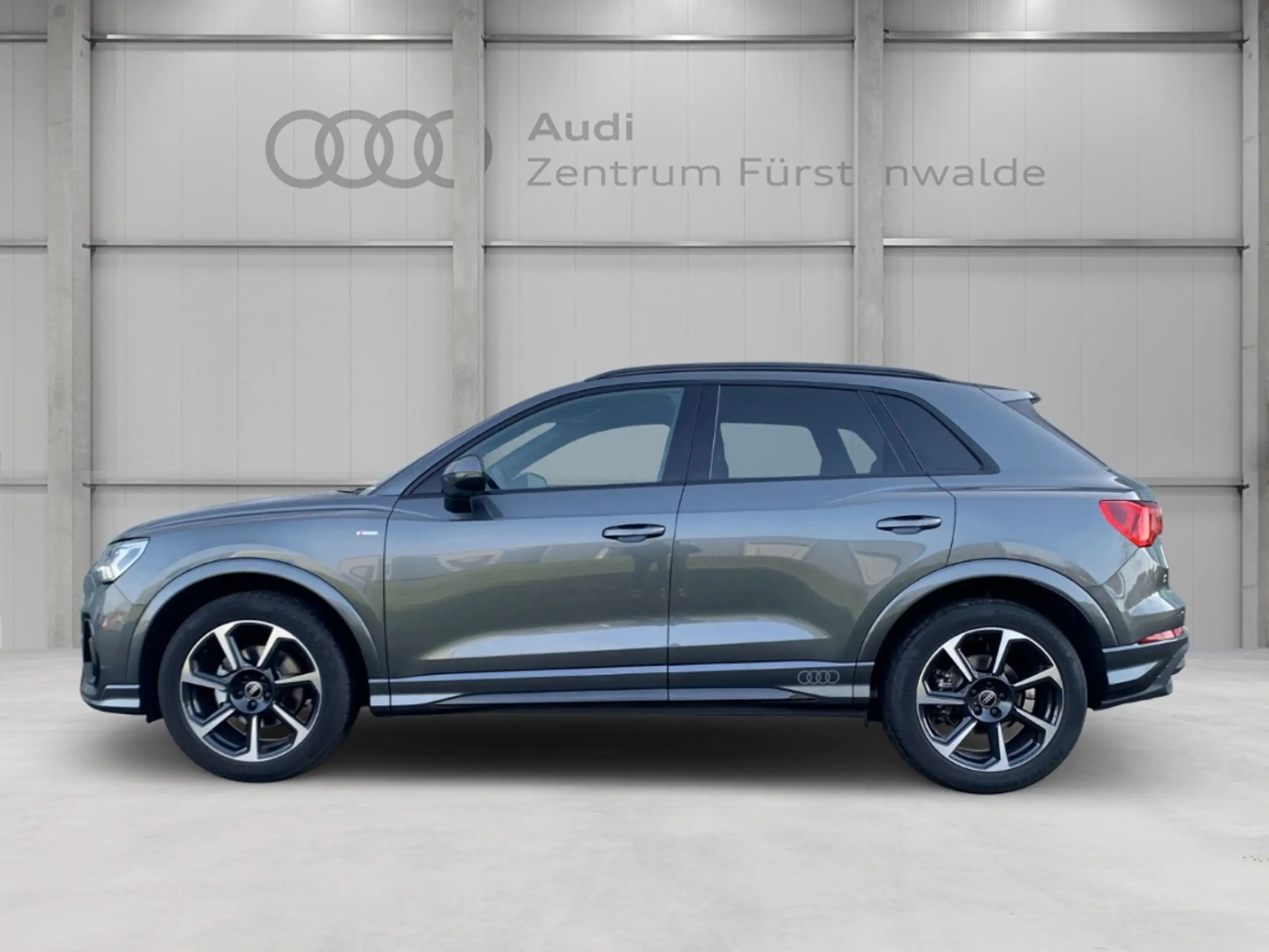 Audi - Q3