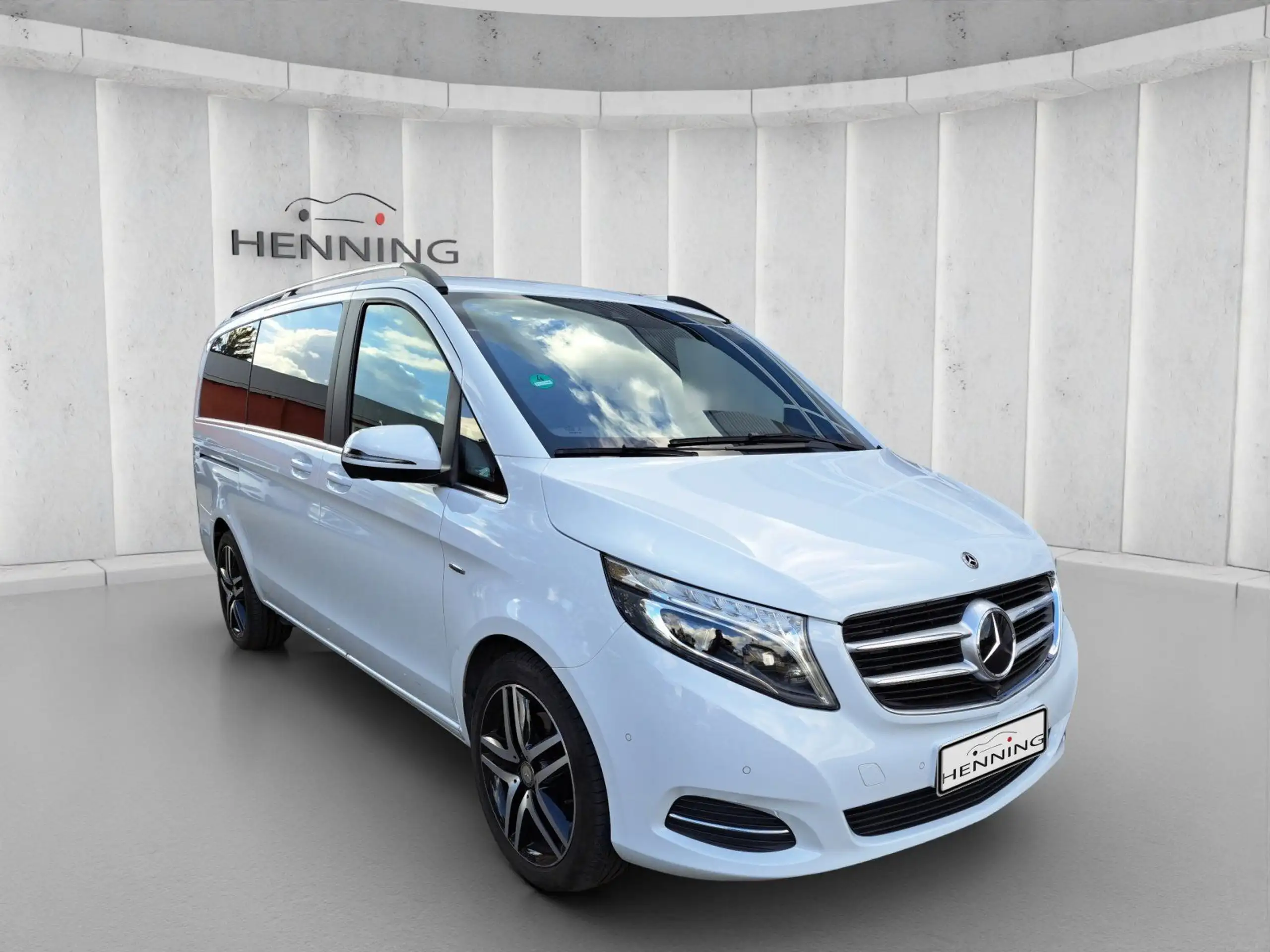 Mercedes-Benz - V 250