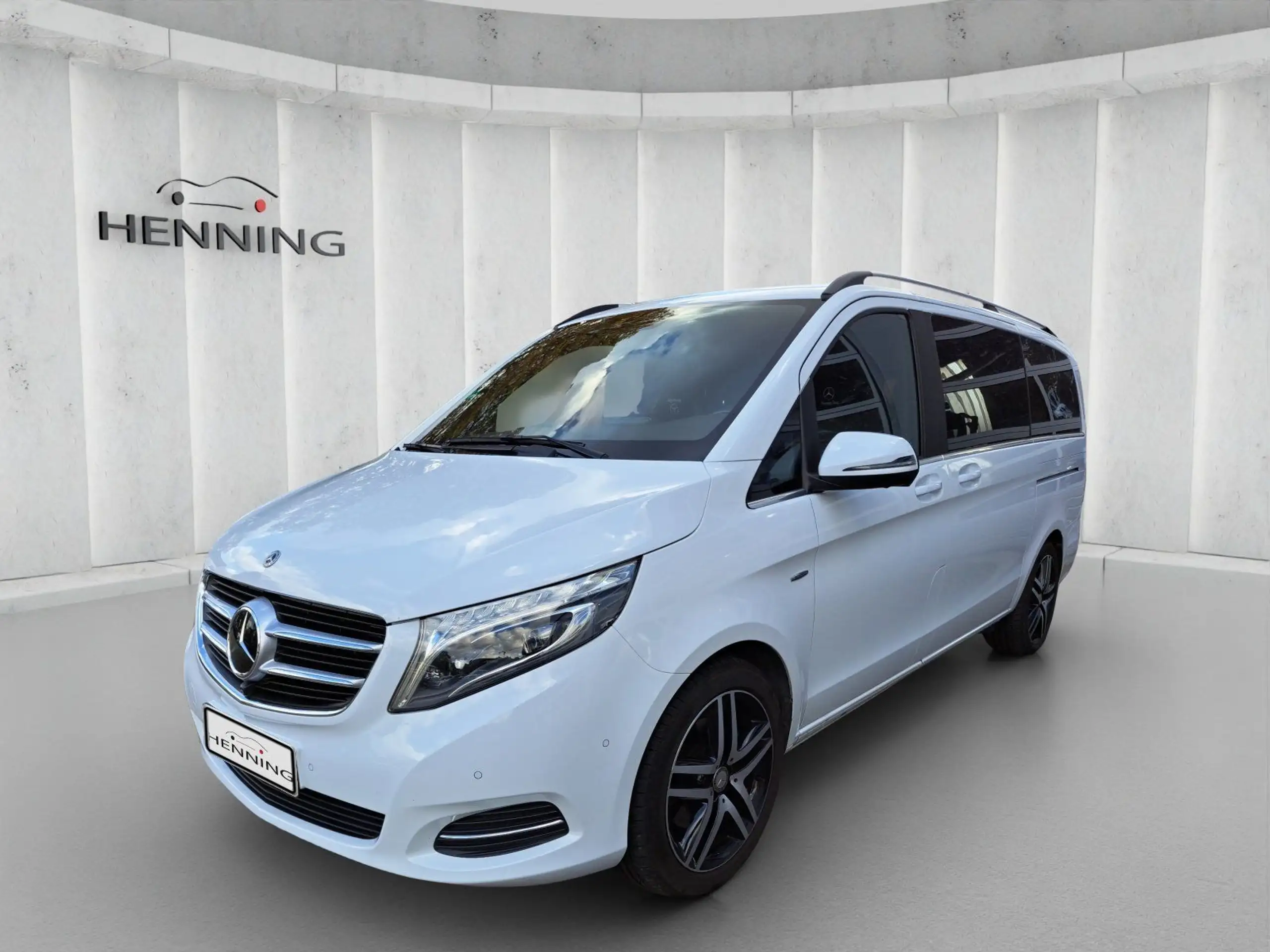 Mercedes-Benz - V 250