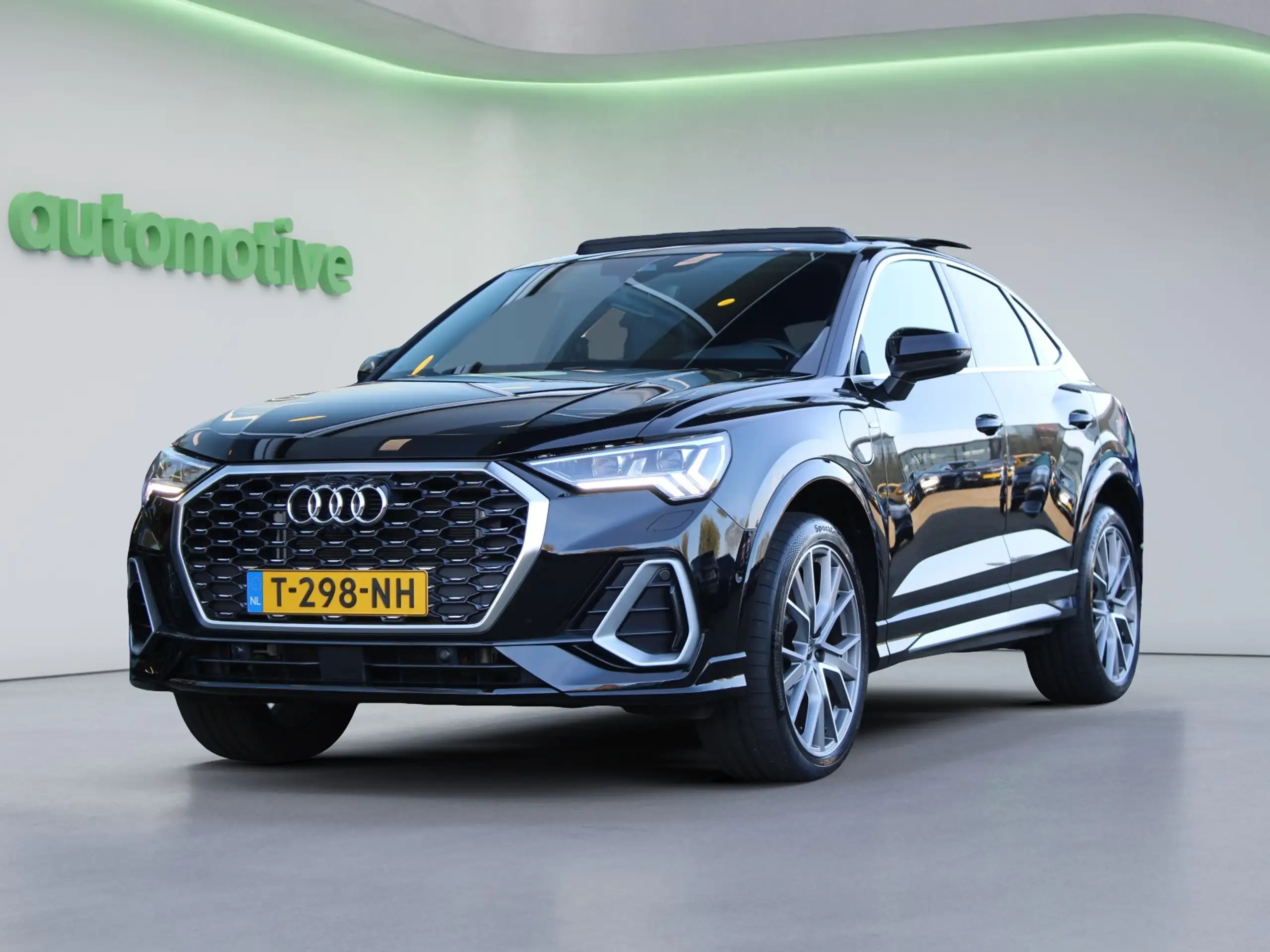 Audi - Q3