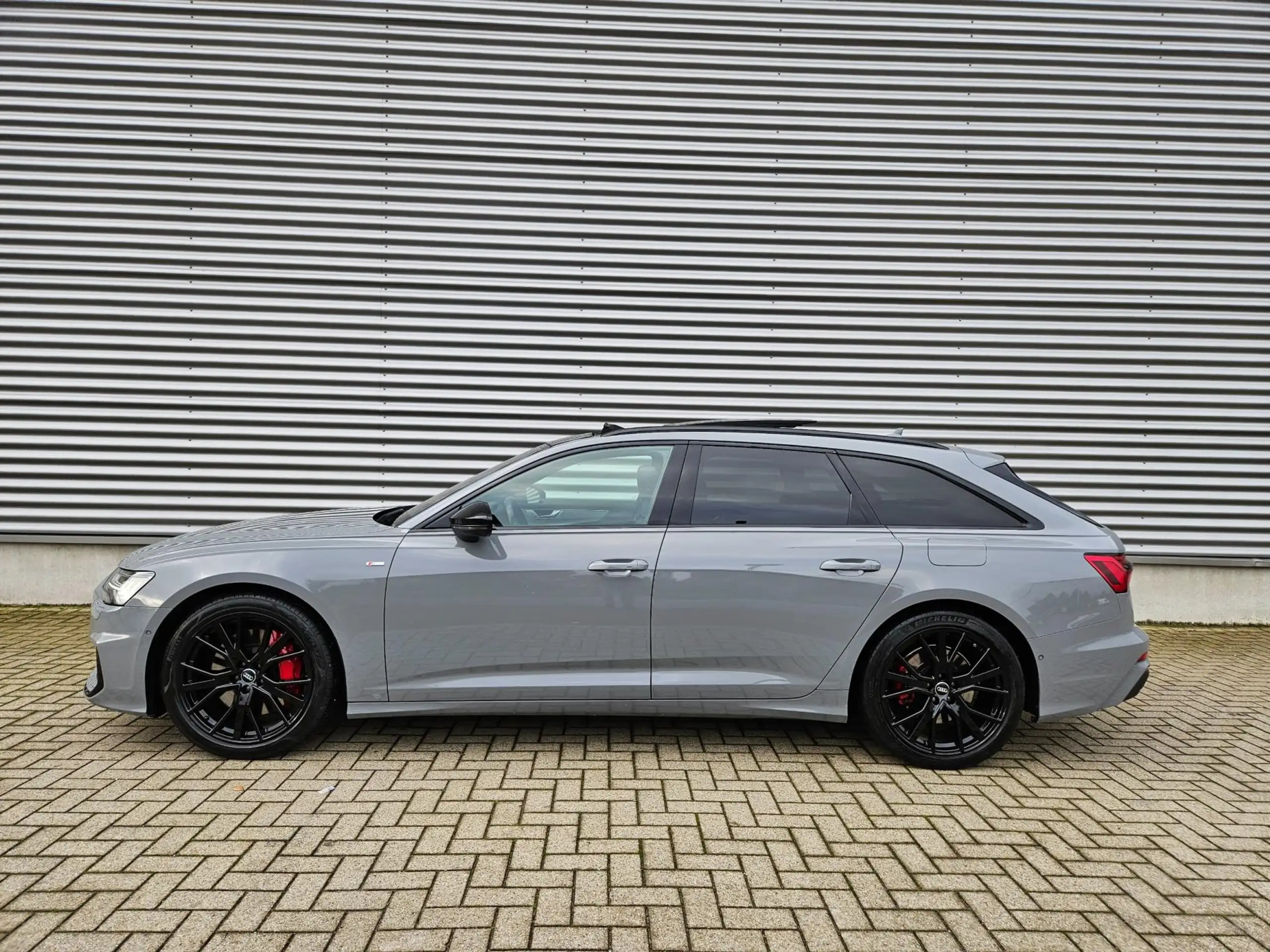 Audi - A6