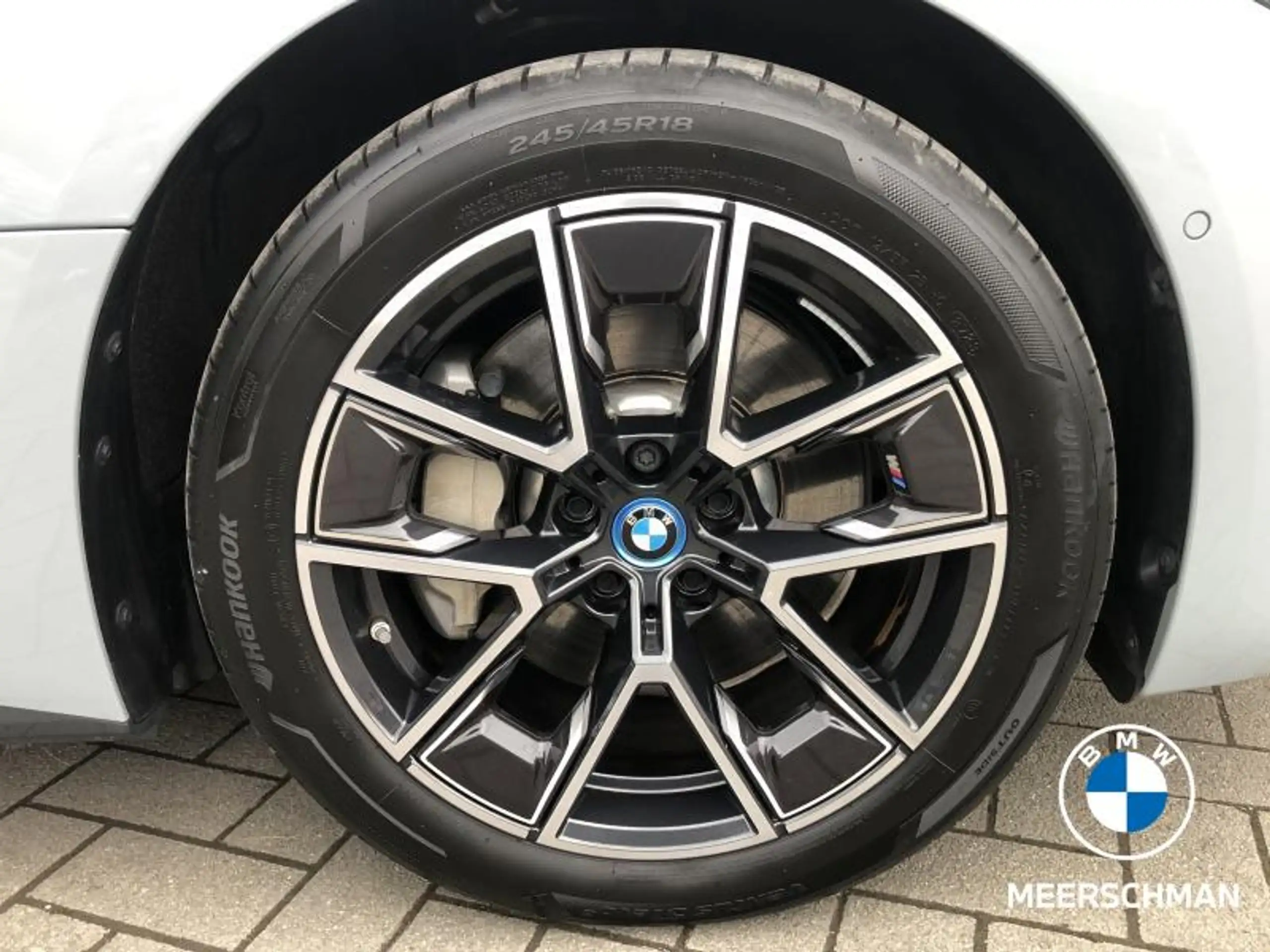 BMW - i4