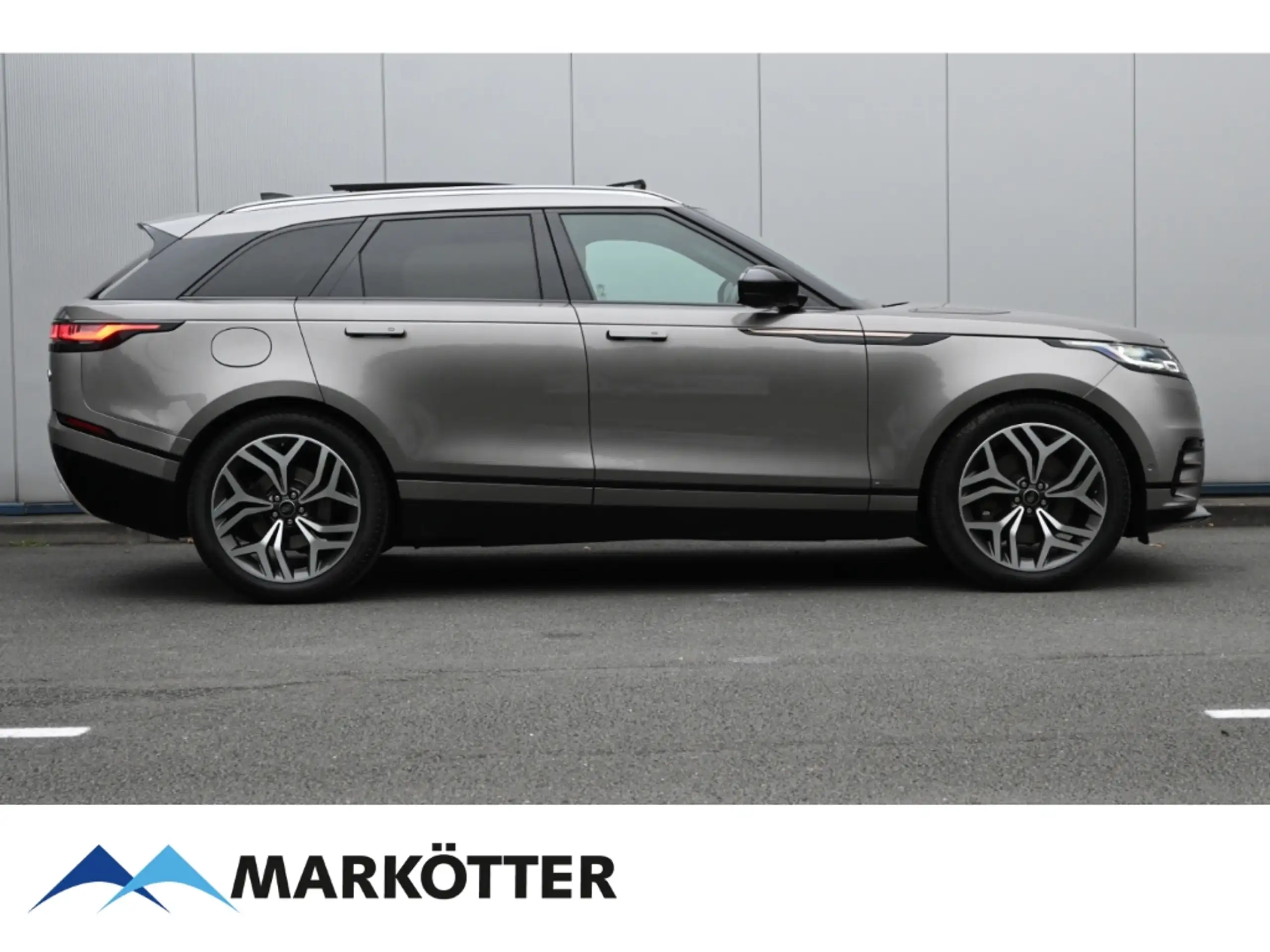 Land Rover - Range Rover Velar