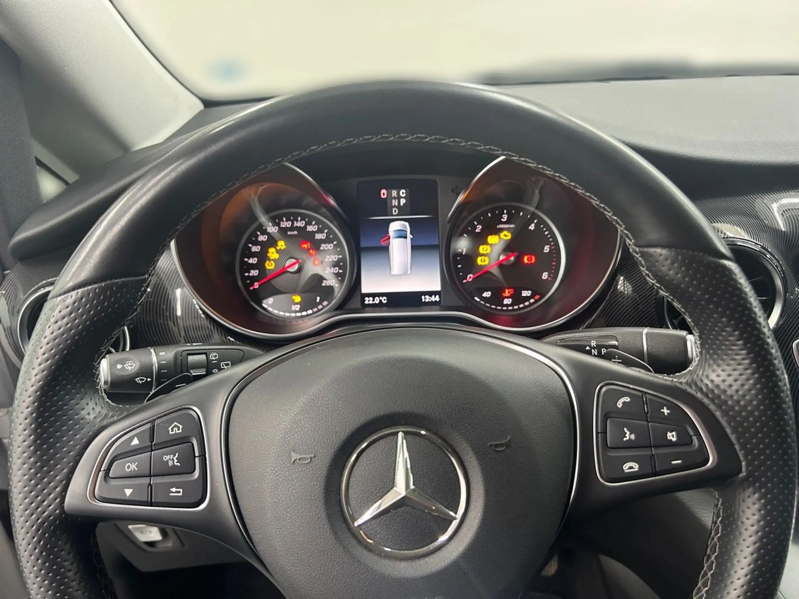 Mercedes-Benz - V 300