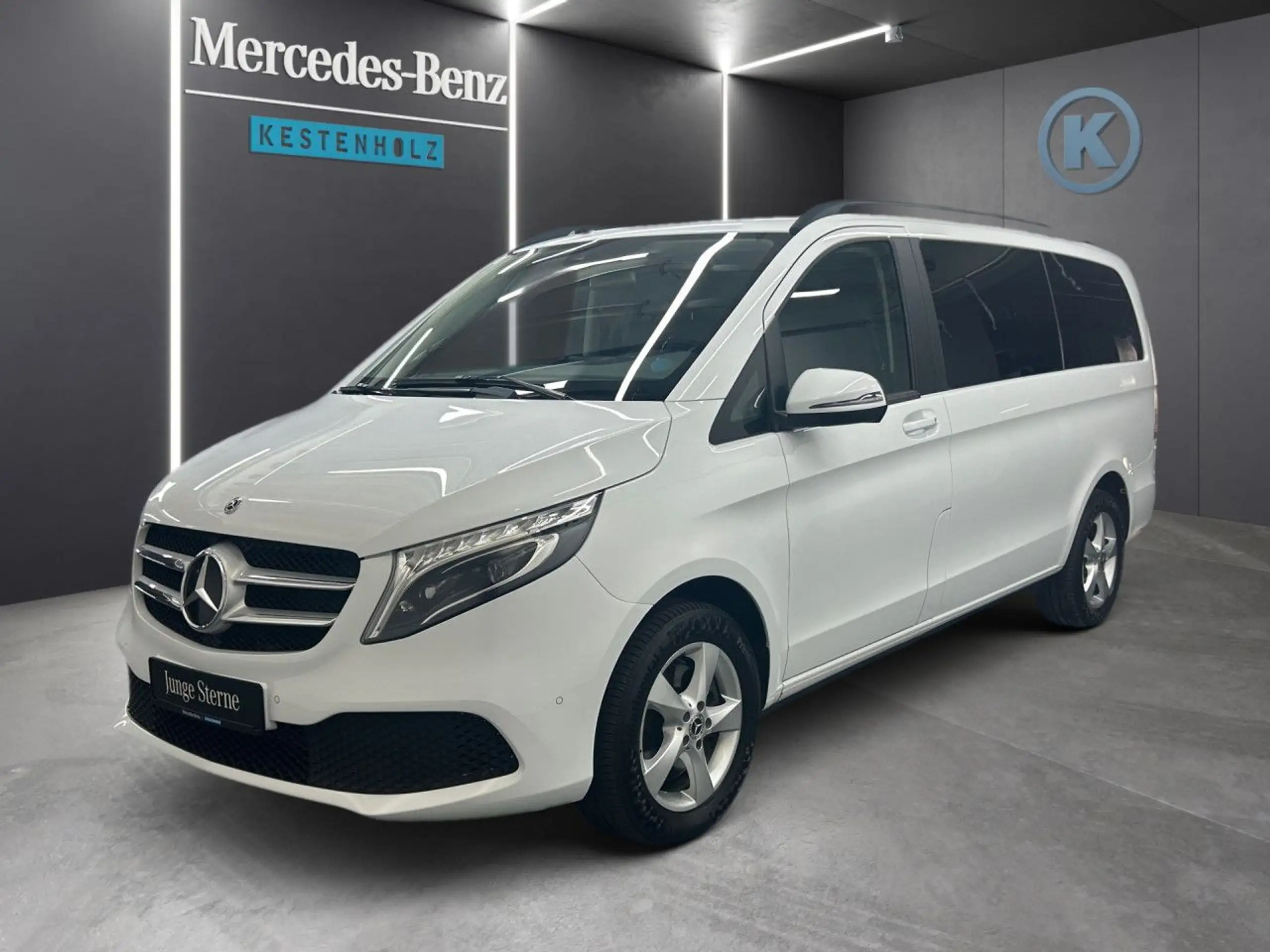 Mercedes-Benz - V 300