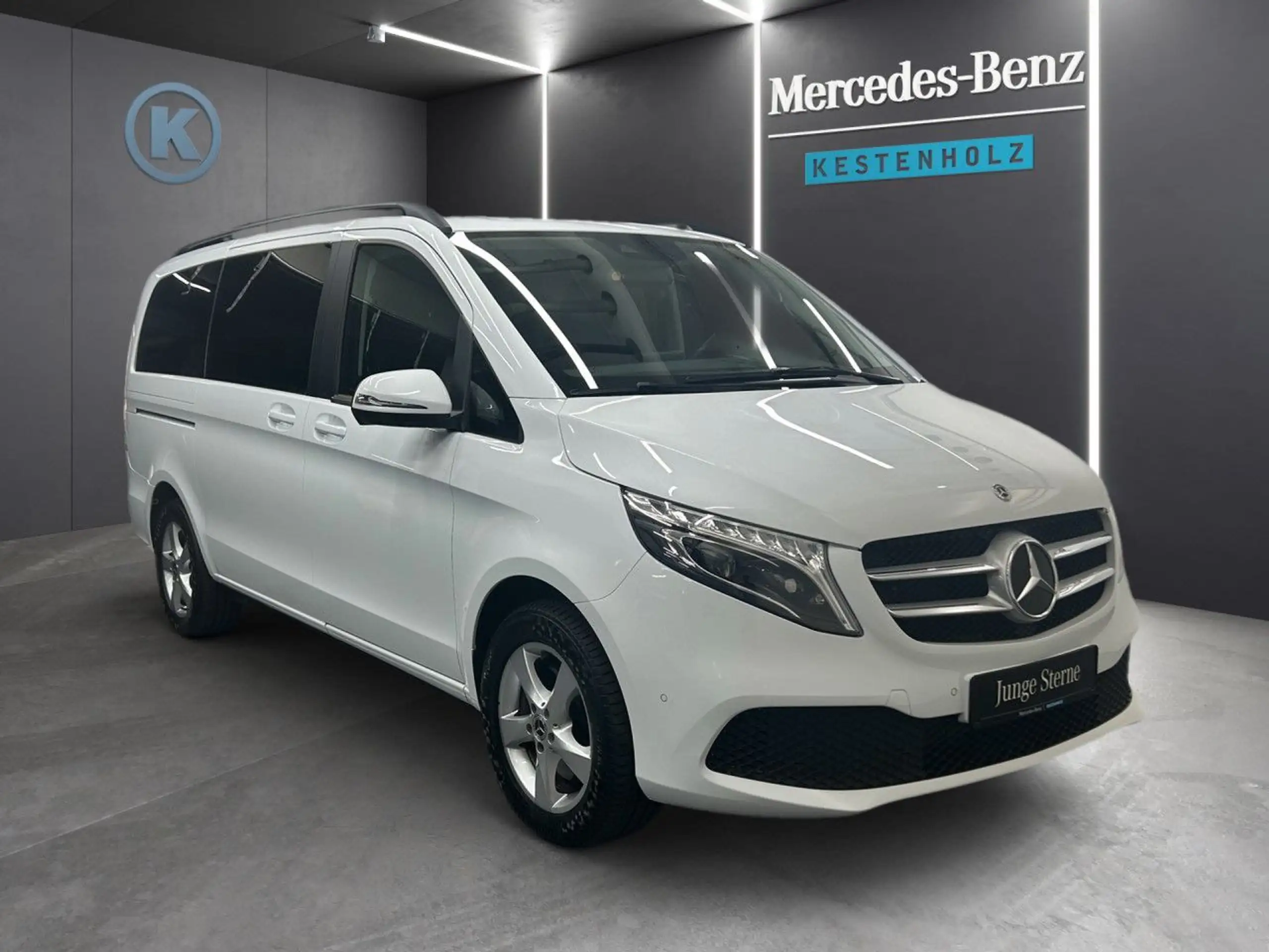 Mercedes-Benz - V 300