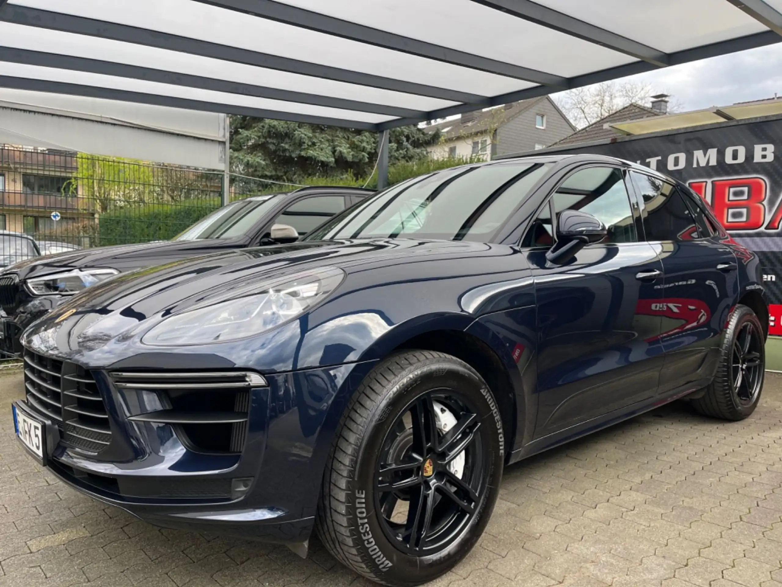 Porsche - Macan