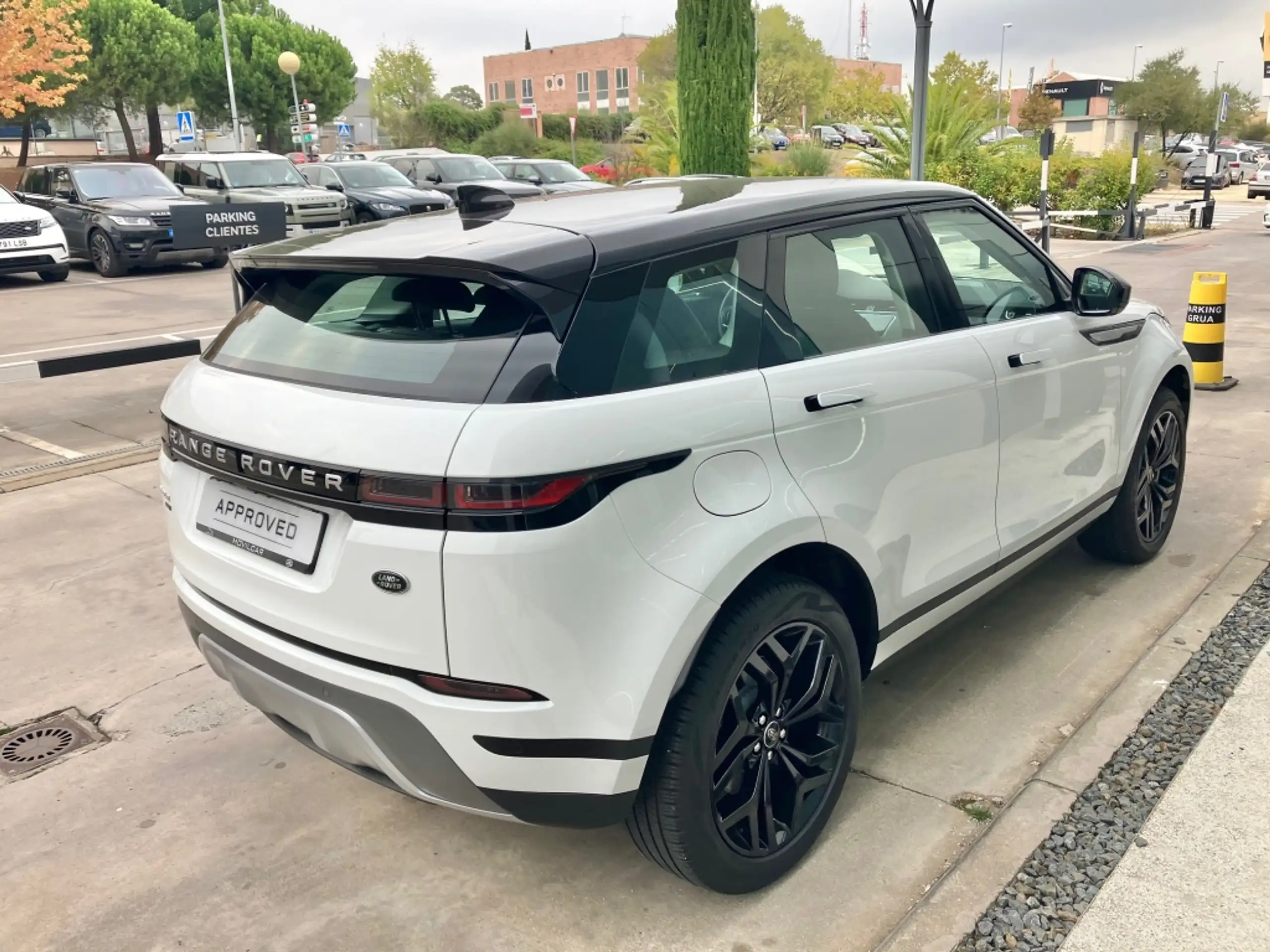 Land Rover - Range Rover Evoque