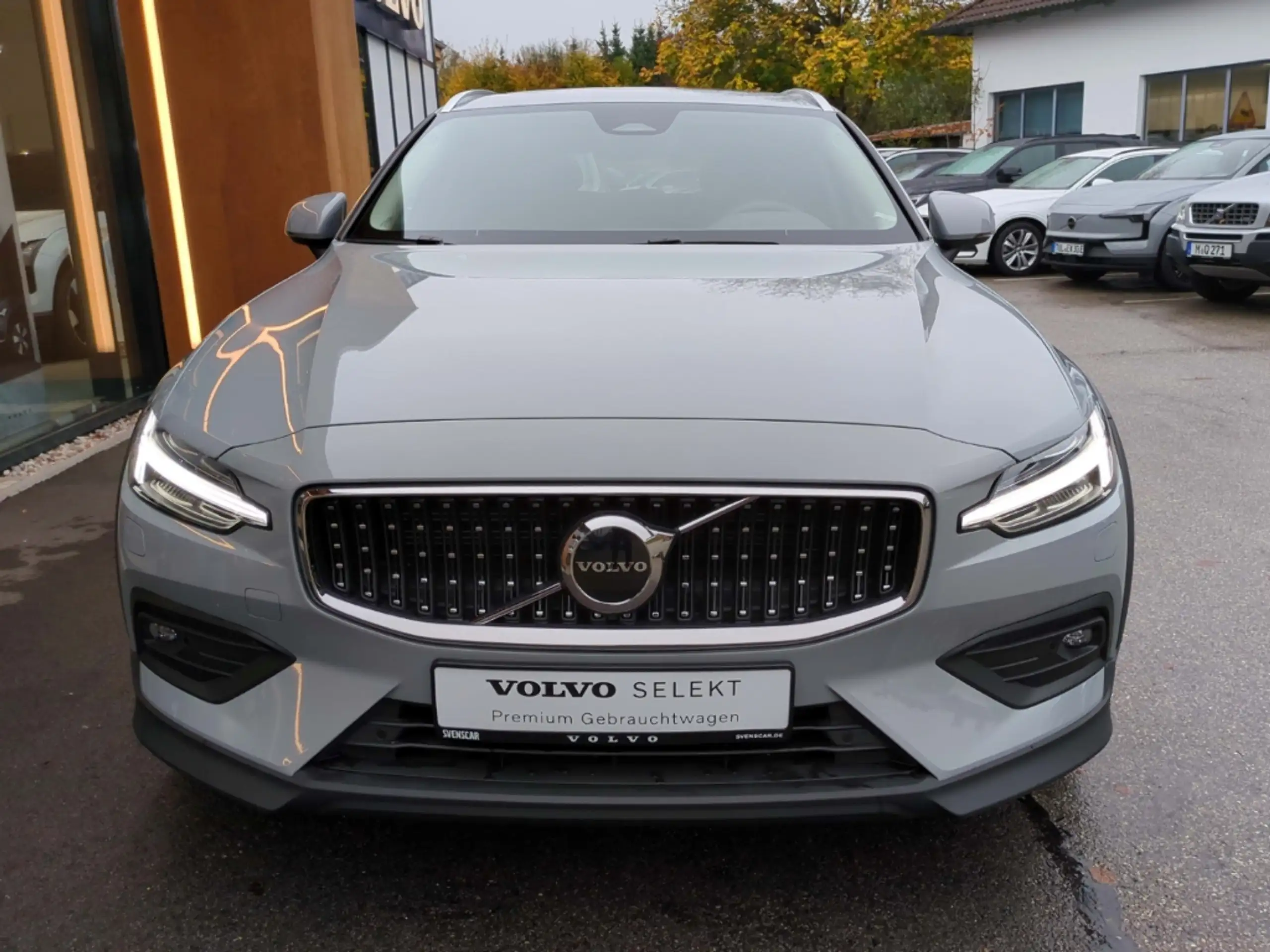 Volvo - V60 Cross Country