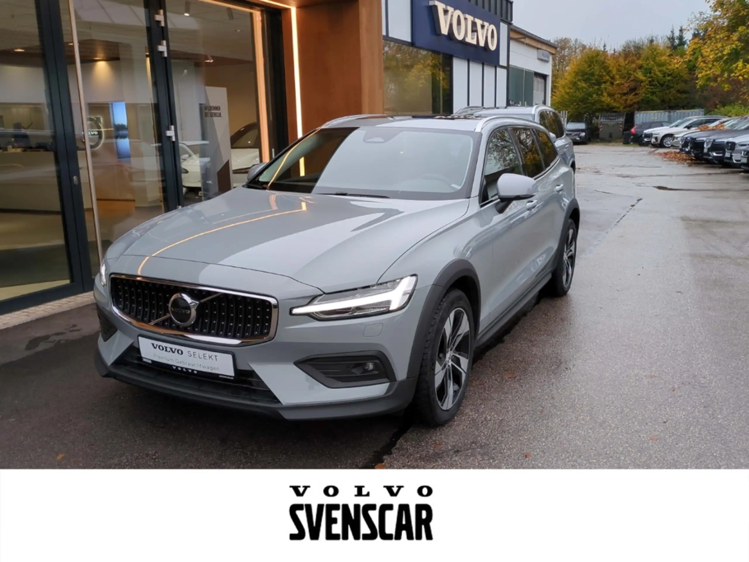 Volvo - V60 Cross Country