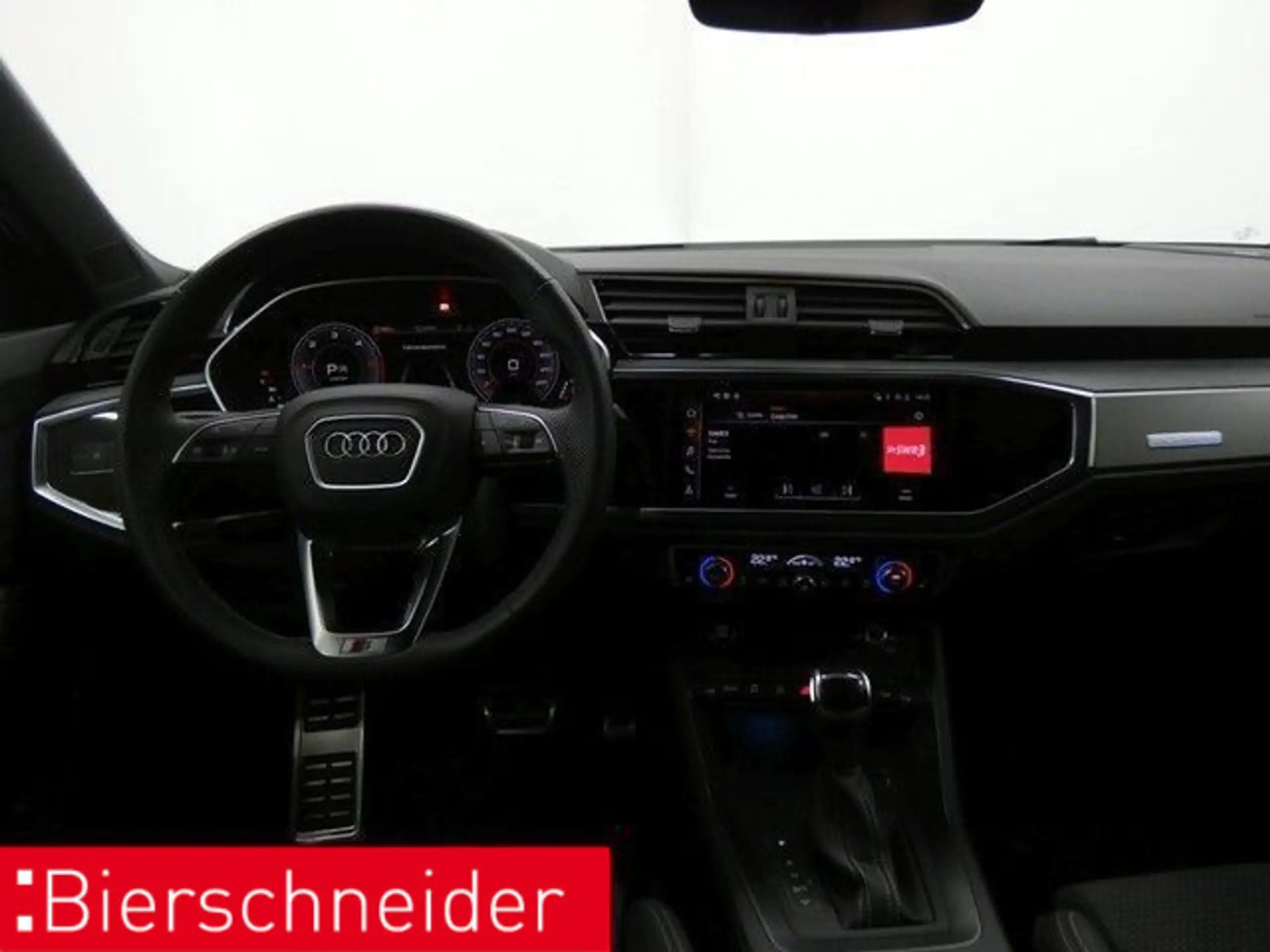 Audi - Q3