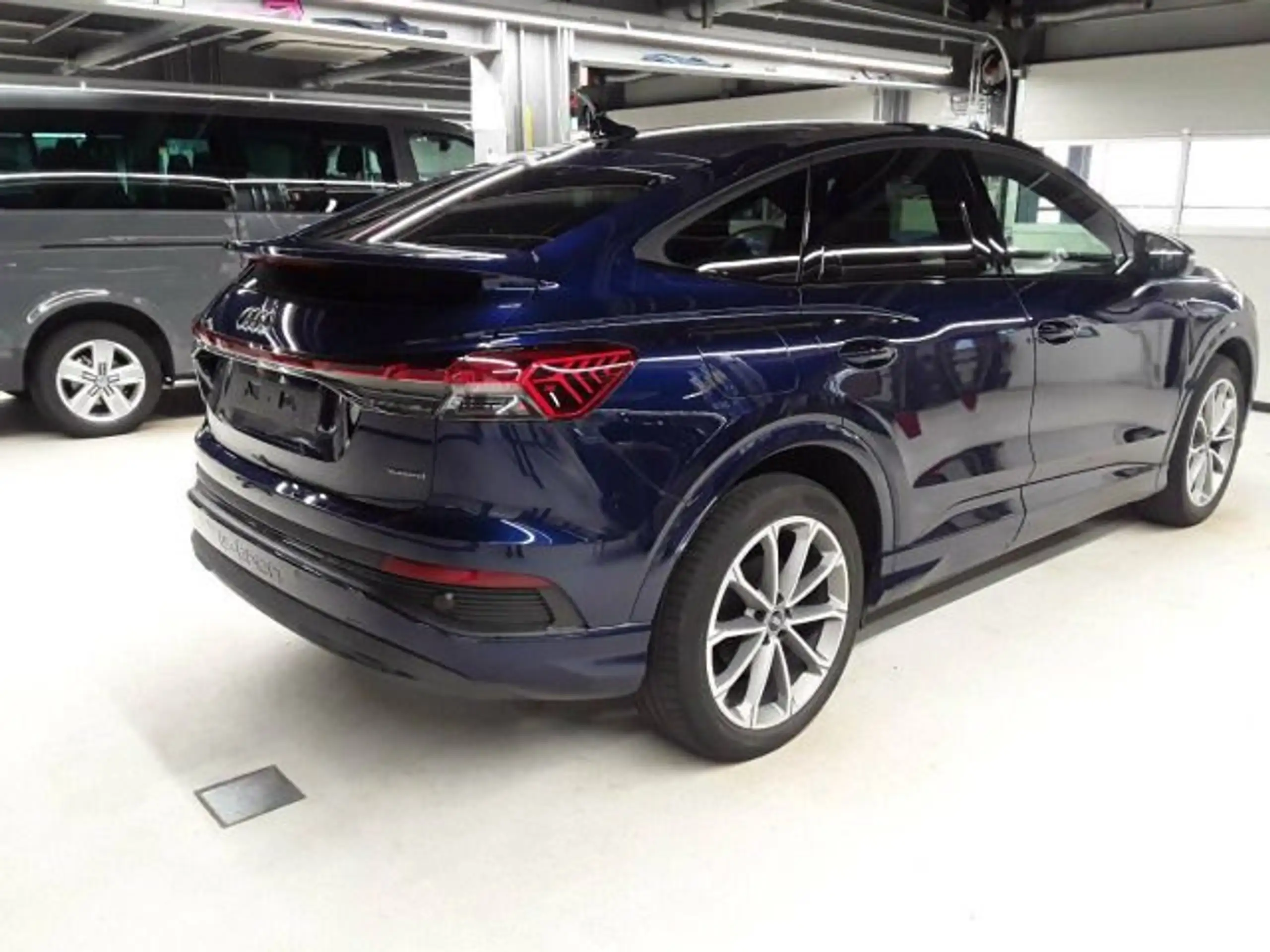 Audi - Q4 e-tron