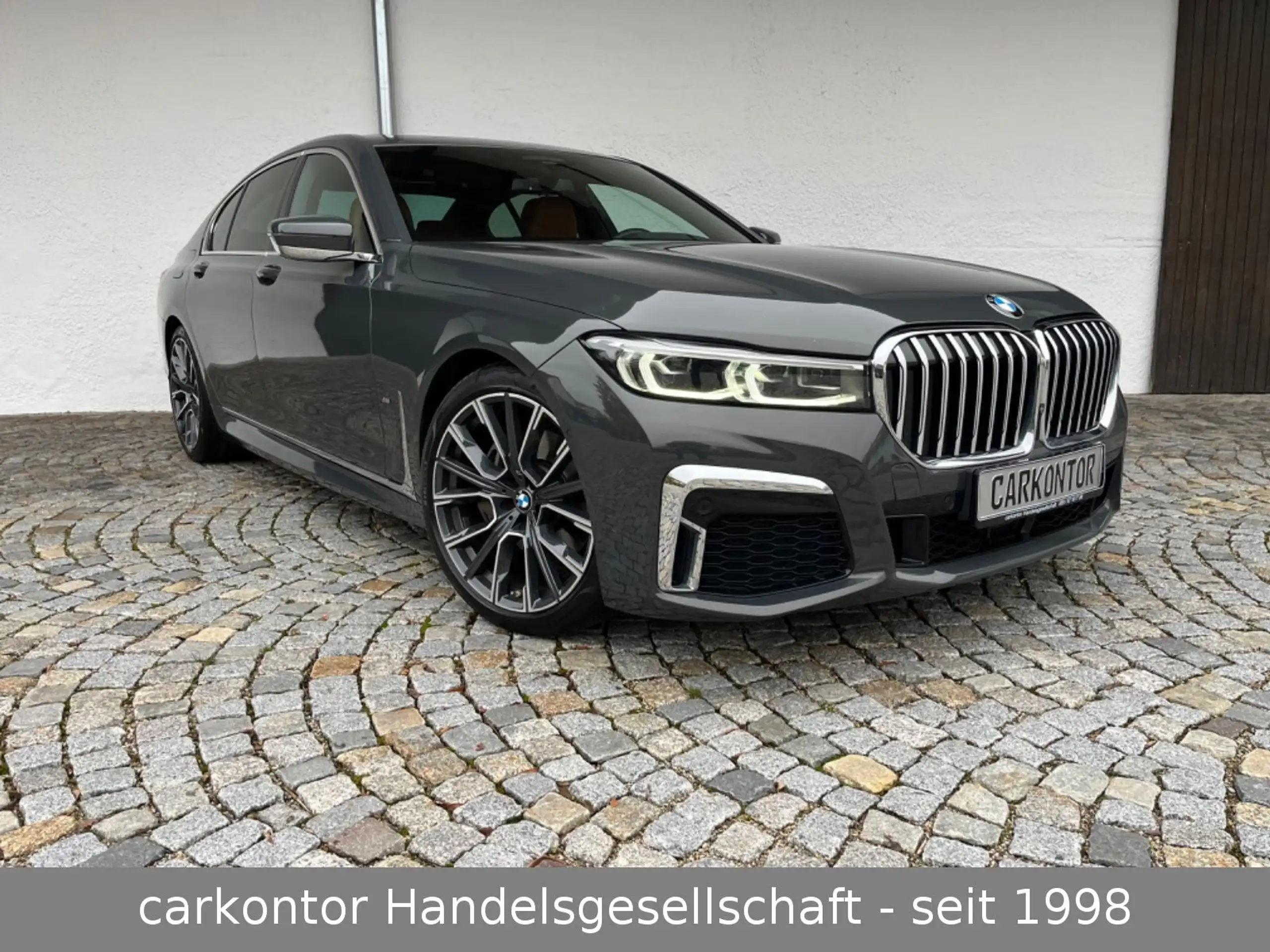 BMW - 730